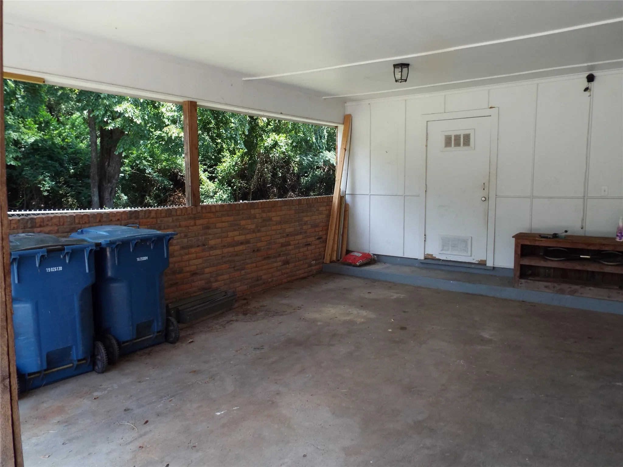 Single Family Residence For Sale in Henderson County , 808 Shady Trail, Athens, Texas 75751, 3 Bedrooms, 2 Bathrooms, Garage spaces, 1,965 Sqft, built in 1964, Price $209,000, mls#21292896, Real Estate Agent in Athens, Homes For Sale in Henderson county, Homes For Sale in Athens, Realtor in Athens Texas, Real Estate Brokerage Independent Realty Texas, Luminita Cordes Realtor