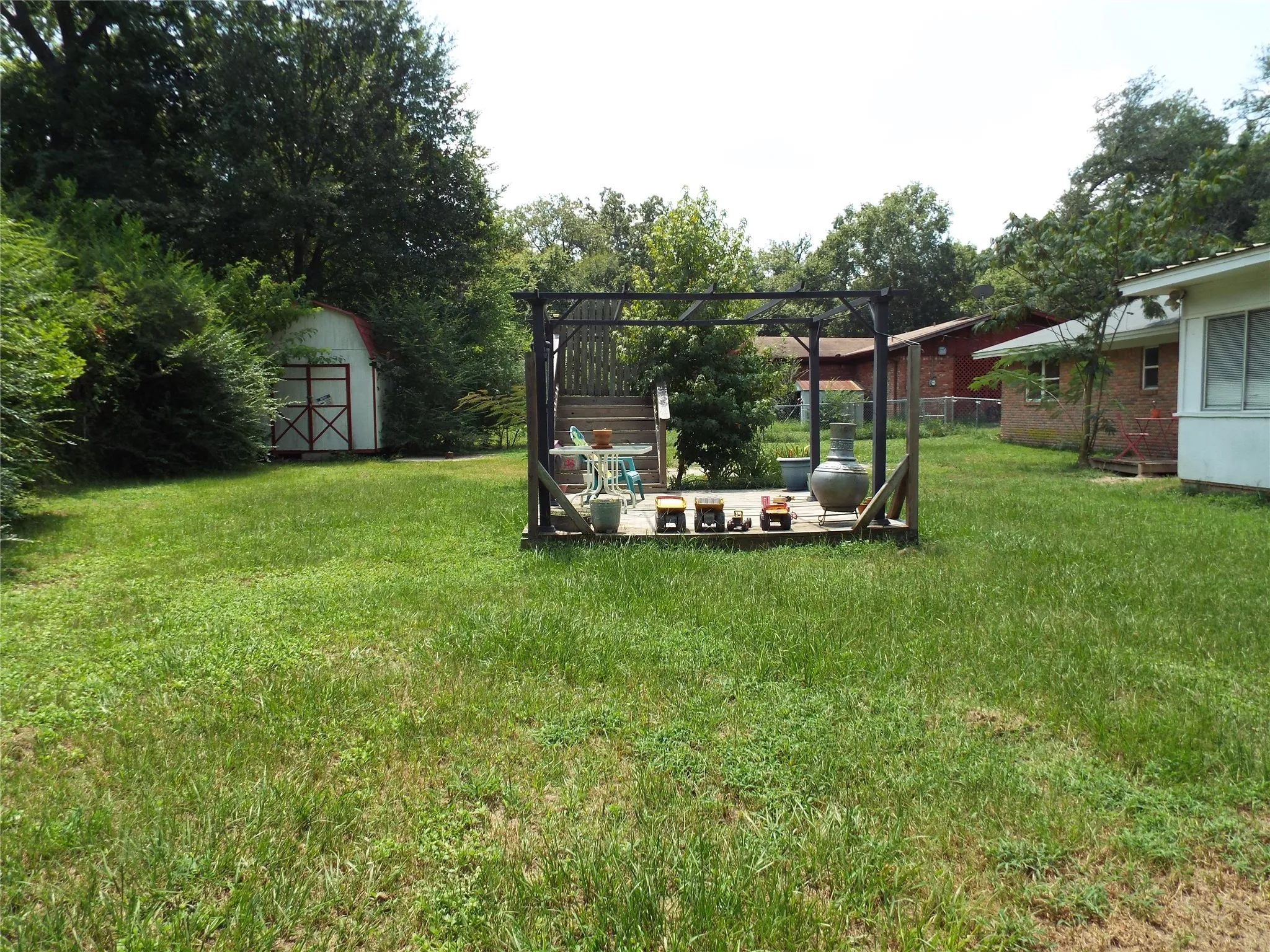 Single Family Residence For Sale in Henderson County , 808 Shady Trail, Athens, Texas 75751, 3 Bedrooms, 2 Bathrooms, Garage spaces, 1,965 Sqft, built in 1964, Price $209,000, mls#21292896, Real Estate Agent in Athens, Homes For Sale in Henderson county, Homes For Sale in Athens, Realtor in Athens Texas, Real Estate Brokerage Independent Realty Texas, Luminita Cordes Realtor