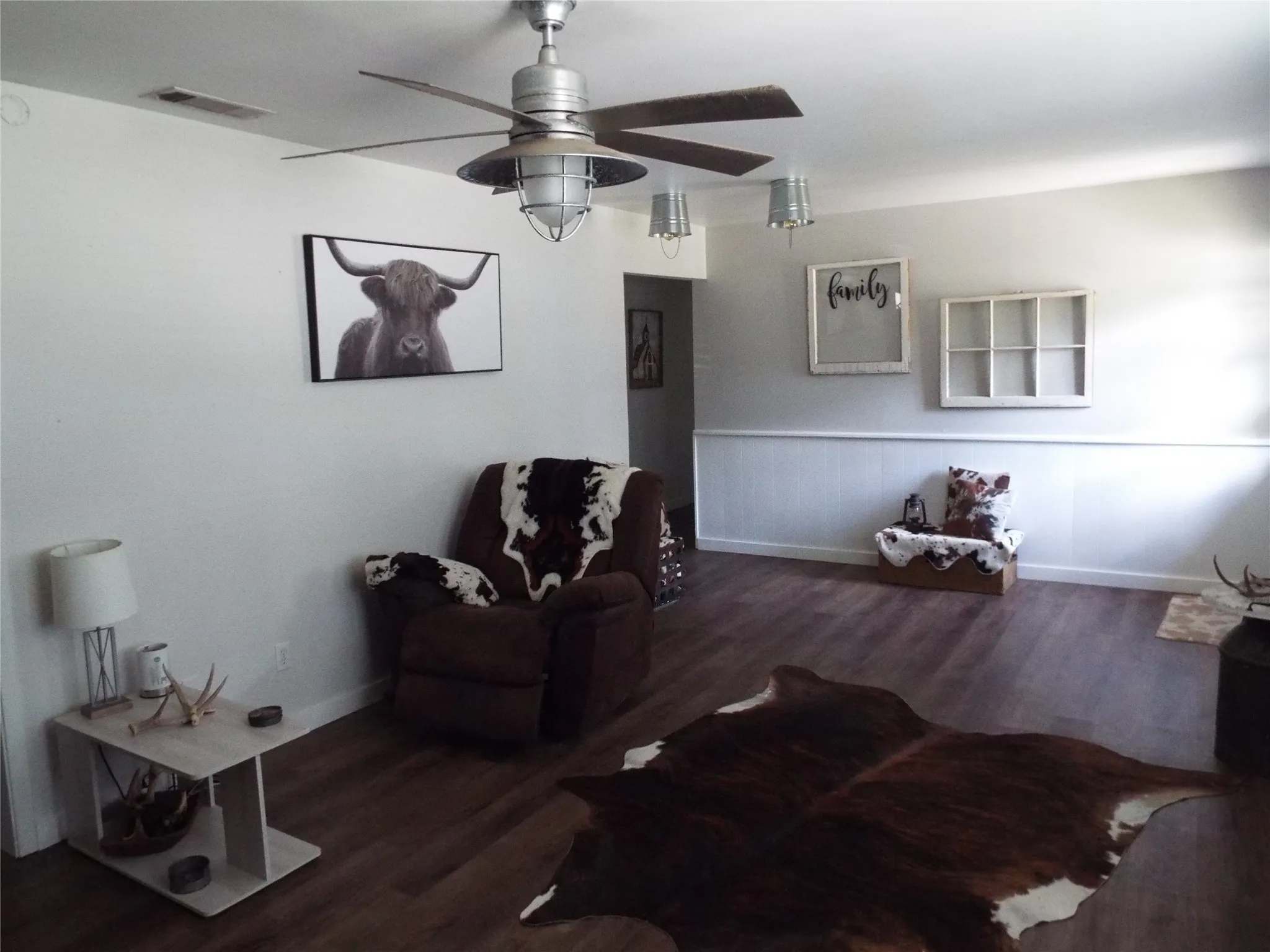 Single Family Residence For Sale in Henderson County , 808 Shady Trail, Athens, Texas 75751, 3 Bedrooms, 2 Bathrooms, Garage spaces, 1,965 Sqft, built in 1964, Price $209,000, mls#21292896, Real Estate Agent in Athens, Homes For Sale in Henderson county, Homes For Sale in Athens, Realtor in Athens Texas, Real Estate Brokerage Independent Realty Texas, Luminita Cordes Realtor
