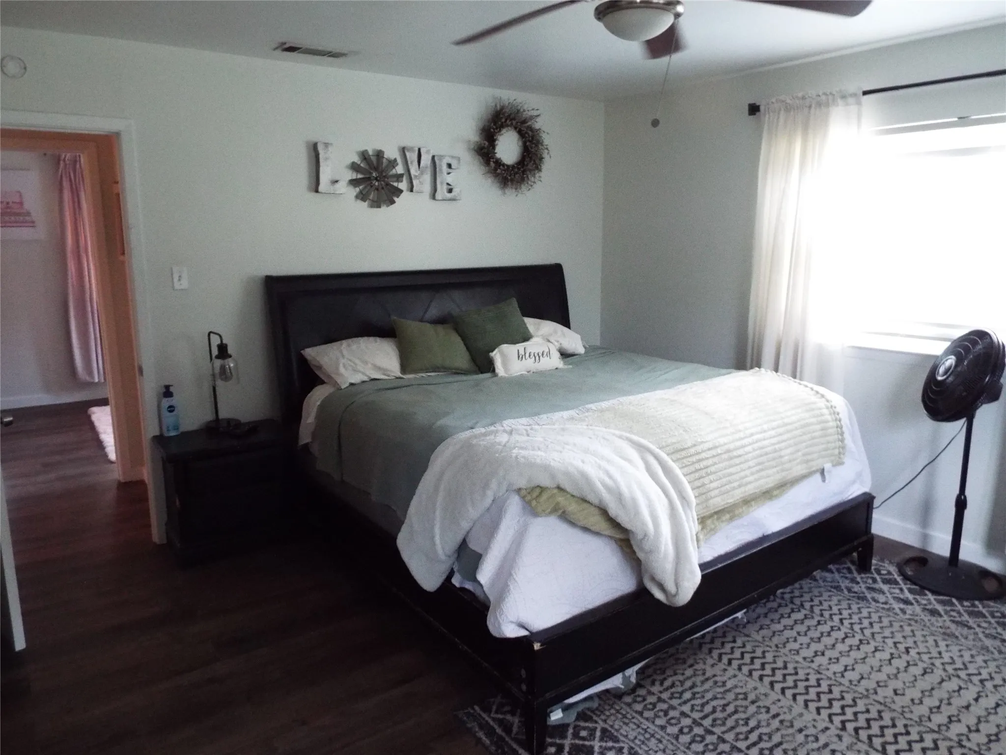 Single Family Residence For Sale in Henderson County , 808 Shady Trail, Athens, Texas 75751, 3 Bedrooms, 2 Bathrooms, Garage spaces, 1,965 Sqft, built in 1964, Price $209,000, mls#21292896, Real Estate Agent in Athens, Homes For Sale in Henderson county, Homes For Sale in Athens, Realtor in Athens Texas, Real Estate Brokerage Independent Realty Texas, Luminita Cordes Realtor