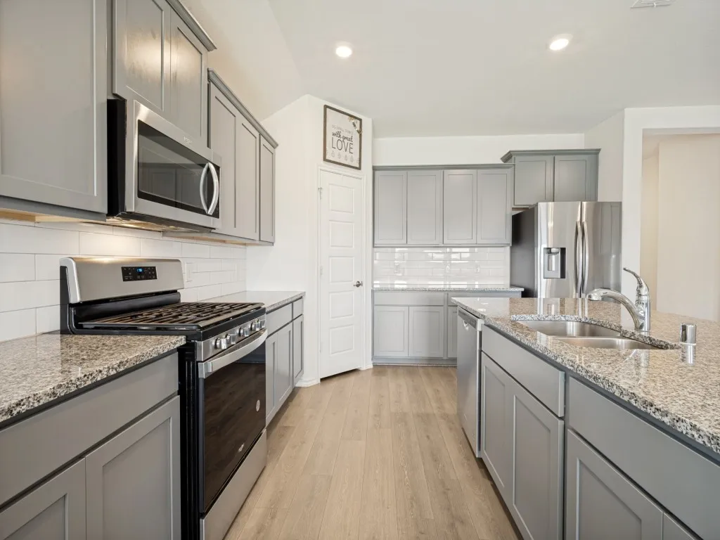 Single Family Residence For Sale in Denton County , 6317 Tudor Place, Celina, Texas 76227, 4 Bedroom, 2 Bathroom, 2 Garage spaces, 2,035 Sqft, built in 2021, mls#21284275, Real Estate Agent in Celina, Homes For Sale in Denton county, Homes For Sale in Celina, Realtor in Celina Texas, Real Estate Brokerage Independent Realty Texas, Luminita Cordes Realtor
