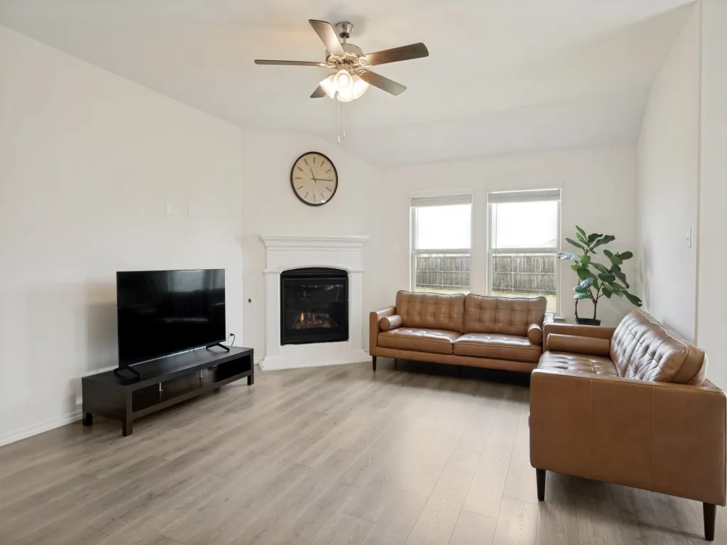 Single Family Residence For Sale in Denton County , 6317 Tudor Place, Celina, Texas 76227, 4 Bedroom, 2 Bathroom, 2 Garage spaces, 2,035 Sqft, built in 2021, mls#21284275, Real Estate Agent in Celina, Homes For Sale in Denton county, Homes For Sale in Celina, Realtor in Celina Texas, Real Estate Brokerage Independent Realty Texas, Luminita Cordes Realtor