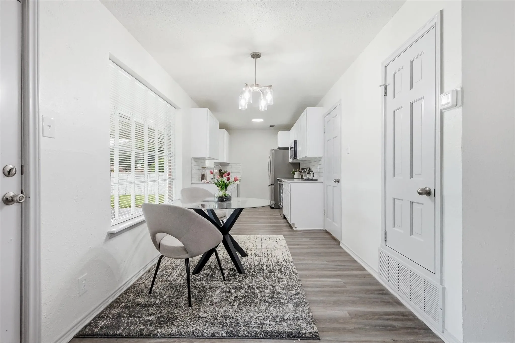 Single Family Residence For Sale in Kaufman County , 300 Leighton Drive, Terrell, Texas 75160, 5 Bedroom, 2 Bathroom, 2 Garage spaces, 2,893 Sqft, built in 1971, mls#21292885, Real Estate Agent in Terrell, Homes For Sale in Kaufman county, Homes For Sale in Terrell, Realtor in Terrell Texas, Real Estate Brokerage Independent Realty Texas, Luminita Cordes Realtor
