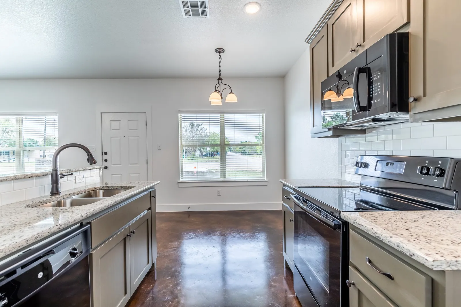 Duplex For Sale in Mc Lennan County , 602 Washington Street, Mc Gregor, Texas 76657, 4 Bedroom, 4 Bathroom, Garage spaces, 0 Sqft, built in 2019, mls#21292700, Real Estate Agent in Mc Gregor, Homes For Sale in Mc Lennan county, Homes For Sale in Mc Gregor, Realtor in Mc Gregor Texas, Real Estate Brokerage Independent Realty Texas, Luminita Cordes Realtor