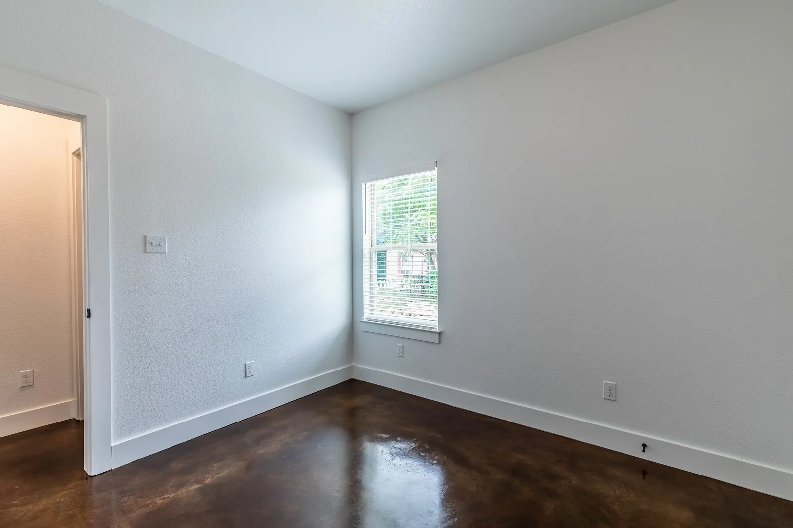 Duplex For Sale in Mc Lennan County , 602 Washington Street, Mc Gregor, Texas 76657, 4 Bedroom, 4 Bathroom, Garage spaces, 0 Sqft, built in 2019, mls#21292700, Real Estate Agent in Mc Gregor, Homes For Sale in Mc Lennan county, Homes For Sale in Mc Gregor, Realtor in Mc Gregor Texas, Real Estate Brokerage Independent Realty Texas, Luminita Cordes Realtor