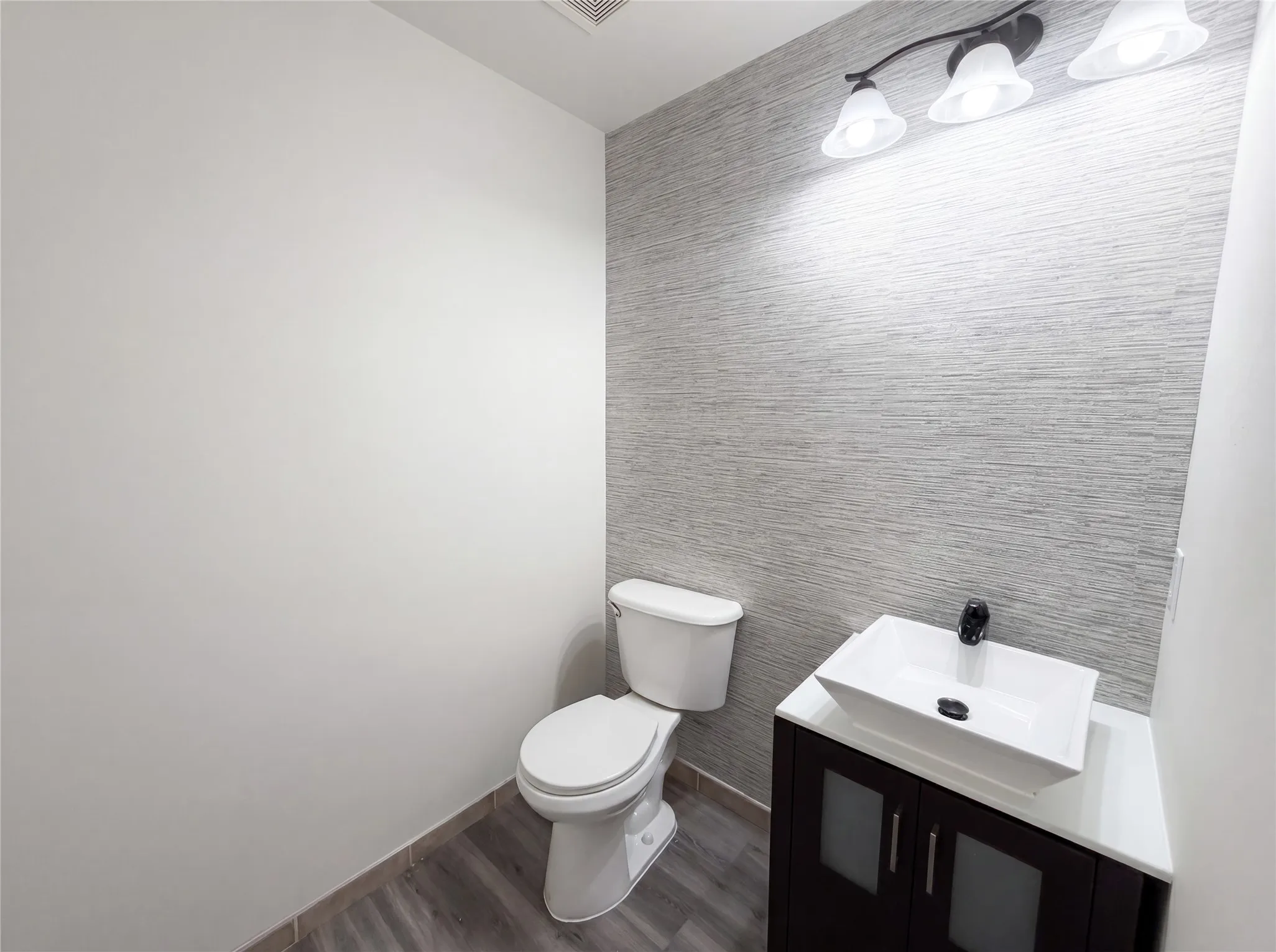 Single Family Residence For Sale in Dallas County , 1202 Mccormick Street, Garland, Texas 75040, 4 Bedroom, 3 Bathroom, 2 Garage spaces, 2,732 Sqft, built in 2002, mls#21292905, Real Estate Agent in Garland, Homes For Sale in Dallas county, Homes For Sale in Garland, Realtor in Garland Texas, Real Estate Brokerage Independent Realty Texas, Luminita Cordes Realtor