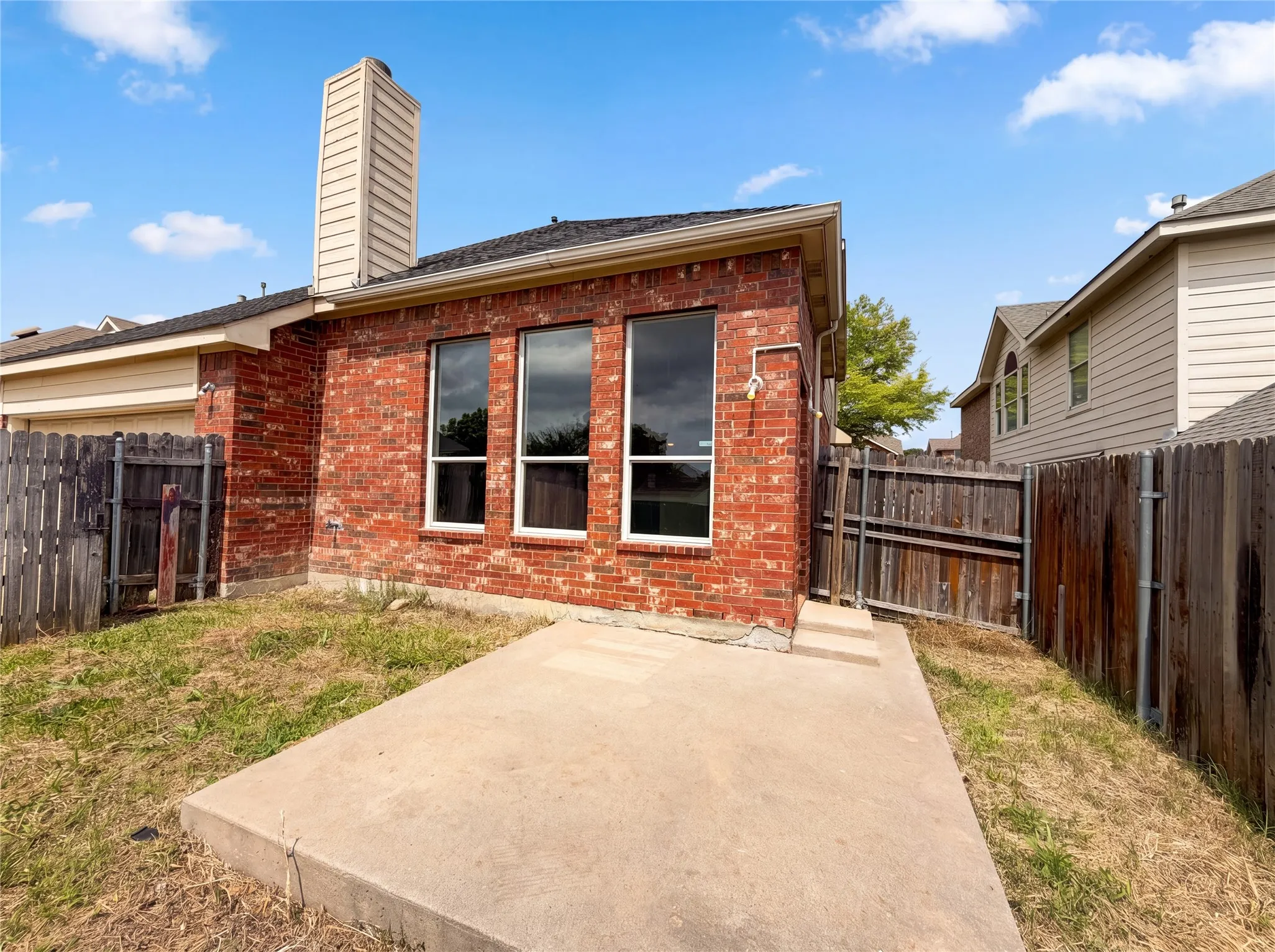 Single Family Residence For Sale in Dallas County , 1202 Mccormick Street, Garland, Texas 75040, 4 Bedroom, 3 Bathroom, 2 Garage spaces, 2,732 Sqft, built in 2002, mls#21292905, Real Estate Agent in Garland, Homes For Sale in Dallas county, Homes For Sale in Garland, Realtor in Garland Texas, Real Estate Brokerage Independent Realty Texas, Luminita Cordes Realtor