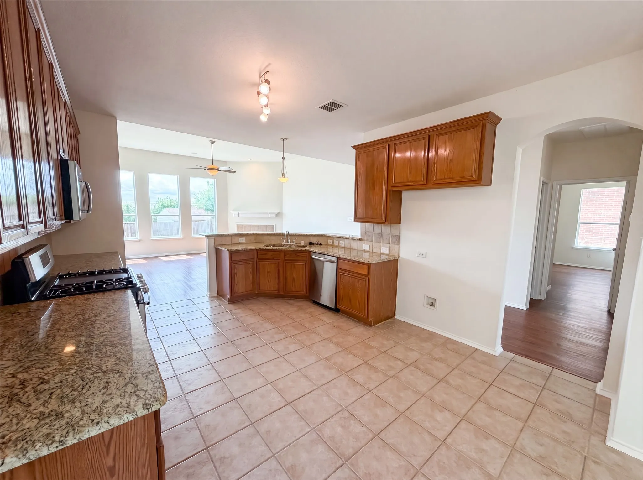 Single Family Residence For Sale in Dallas County , 1202 Mccormick Street, Garland, Texas 75040, 4 Bedroom, 3 Bathroom, 2 Garage spaces, 2,732 Sqft, built in 2002, mls#21292905, Real Estate Agent in Garland, Homes For Sale in Dallas county, Homes For Sale in Garland, Realtor in Garland Texas, Real Estate Brokerage Independent Realty Texas, Luminita Cordes Realtor