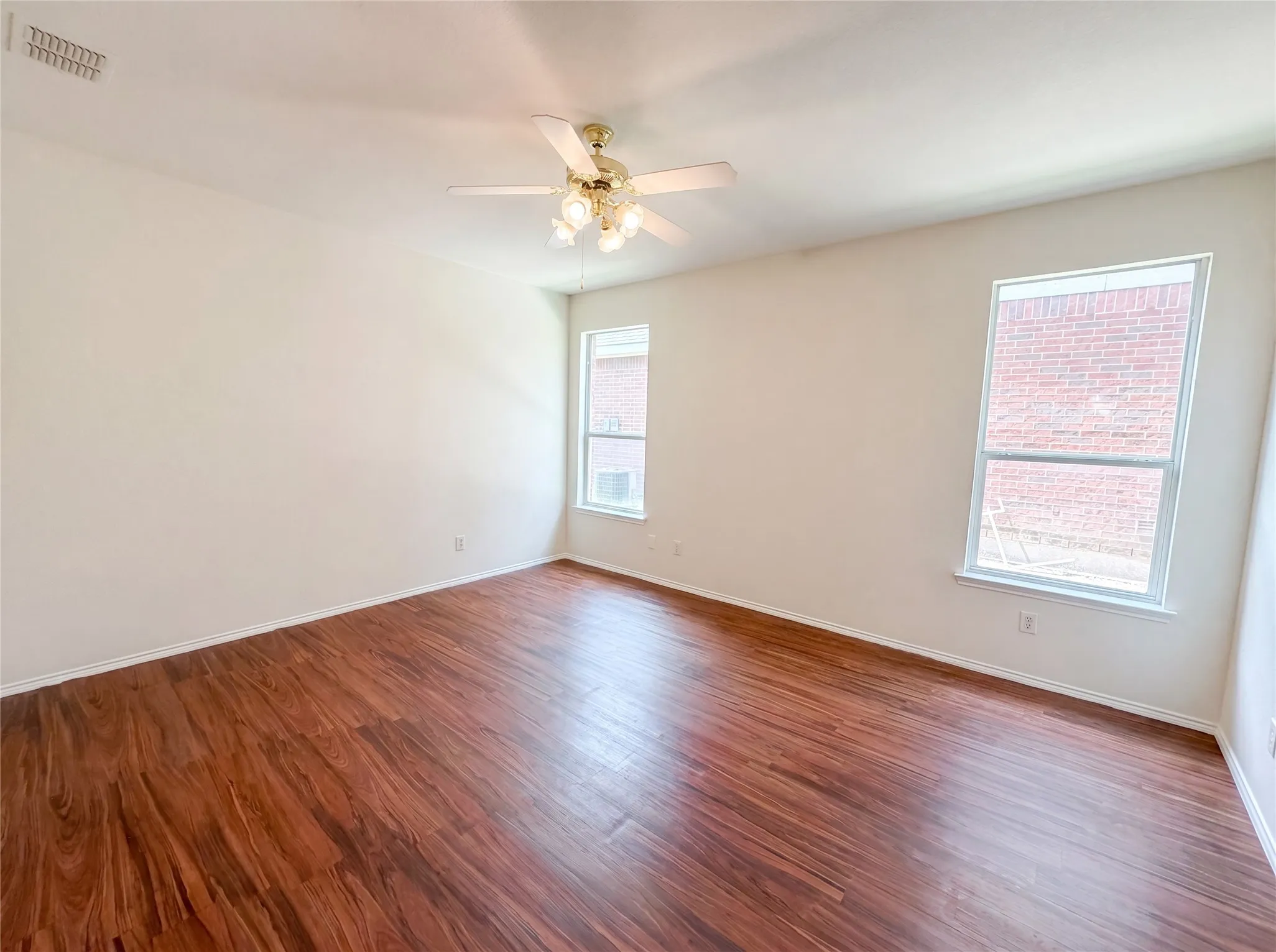 Single Family Residence For Sale in Dallas County , 1202 Mccormick Street, Garland, Texas 75040, 4 Bedroom, 3 Bathroom, 2 Garage spaces, 2,732 Sqft, built in 2002, mls#21292905, Real Estate Agent in Garland, Homes For Sale in Dallas county, Homes For Sale in Garland, Realtor in Garland Texas, Real Estate Brokerage Independent Realty Texas, Luminita Cordes Realtor