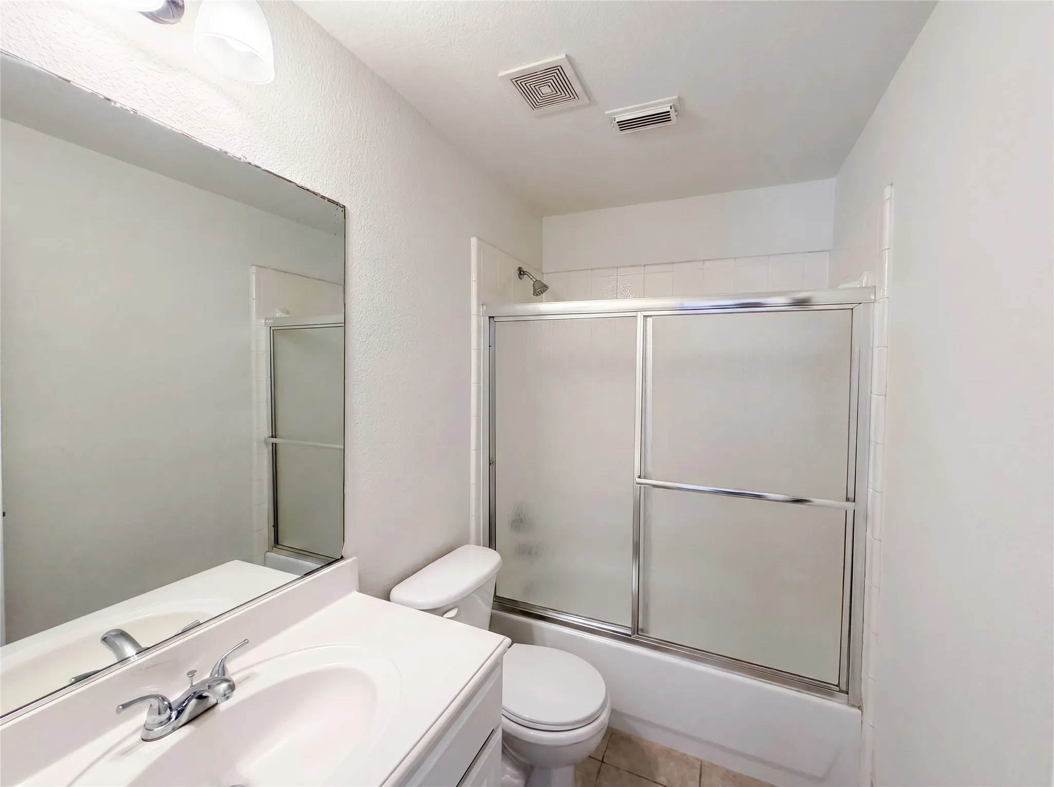 Single Family Residence For Sale in Dallas County , 1202 Mccormick Street, Garland, Texas 75040, 4 Bedroom, 3 Bathroom, 2 Garage spaces, 2,732 Sqft, built in 2002, mls#21292905, Real Estate Agent in Garland, Homes For Sale in Dallas county, Homes For Sale in Garland, Realtor in Garland Texas, Real Estate Brokerage Independent Realty Texas, Luminita Cordes Realtor