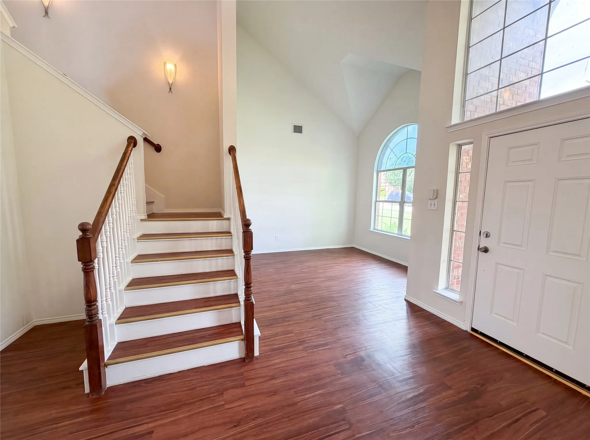 Single Family Residence For Sale in Dallas County , 1202 Mccormick Street, Garland, Texas 75040, 4 Bedroom, 3 Bathroom, 2 Garage spaces, 2,732 Sqft, built in 2002, mls#21292905, Real Estate Agent in Garland, Homes For Sale in Dallas county, Homes For Sale in Garland, Realtor in Garland Texas, Real Estate Brokerage Independent Realty Texas, Luminita Cordes Realtor