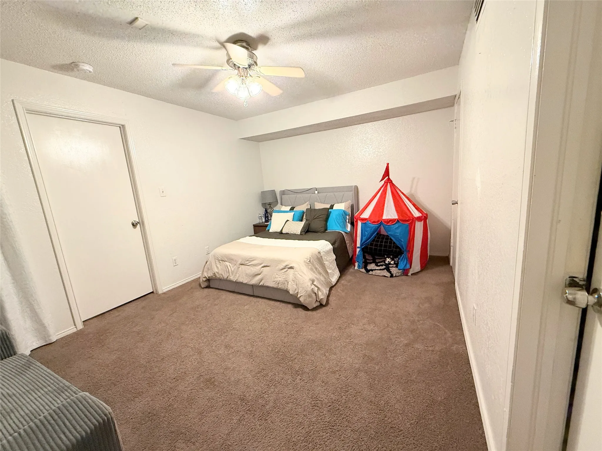 Condominium For Sale in Tarrant County , 2312 Balsam Drive A214, Arlington, Texas 76006, 2 Bedroom, 1 Bathroom, Garage spaces, 774 Sqft, built in 1980, mls#21292351, Real Estate Agent in Arlington, Homes For Sale in Tarrant county, Homes For Sale in Arlington, Realtor in Arlington Texas, Real Estate Brokerage Independent Realty Texas, Luminita Cordes Realtor
