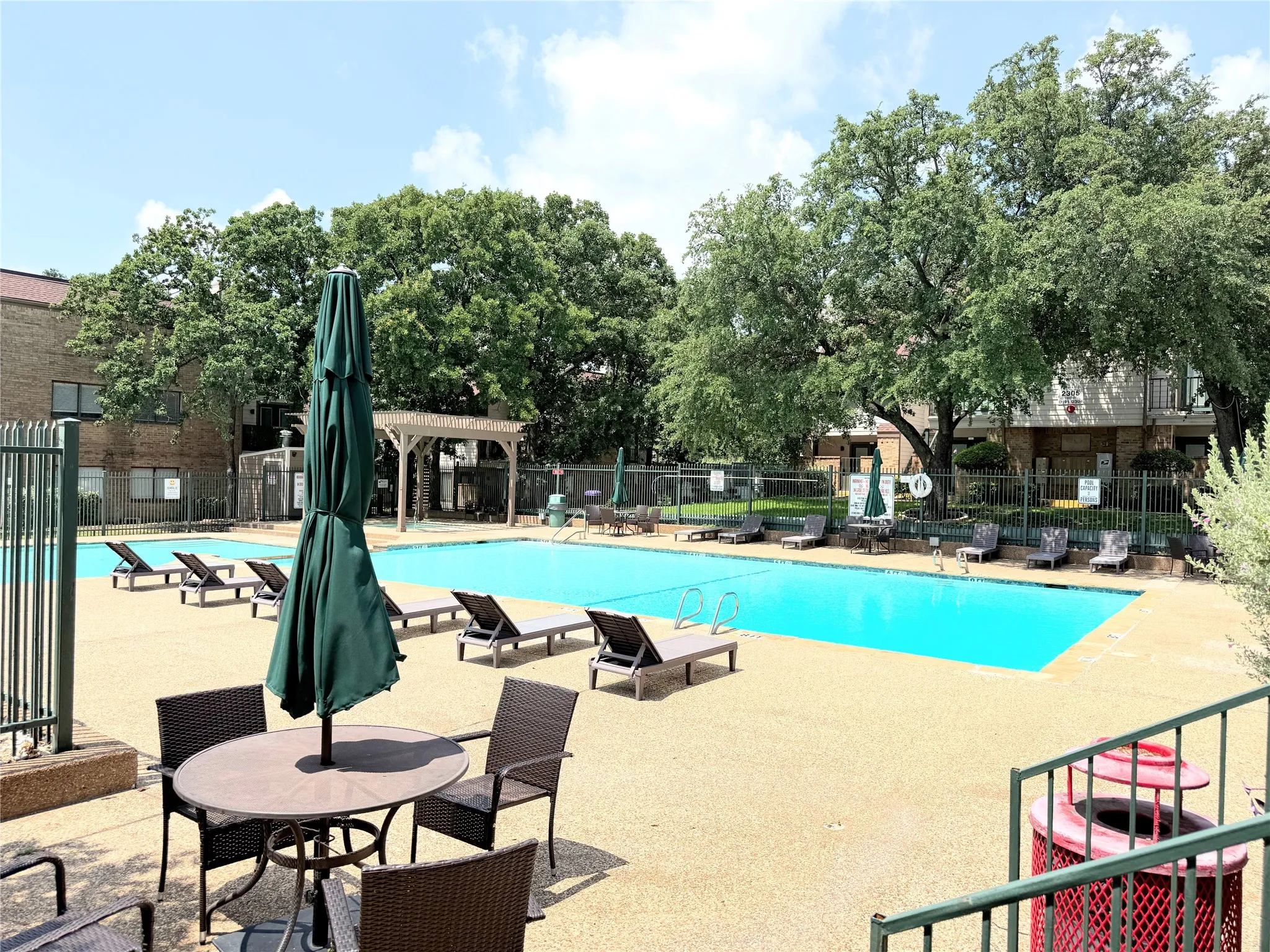 Condominium For Sale in Tarrant County , 2312 Balsam Drive A214, Arlington, Texas 76006, 2 Bedroom, 1 Bathroom, Garage spaces, 774 Sqft, built in 1980, mls#21292351, Real Estate Agent in Arlington, Homes For Sale in Tarrant county, Homes For Sale in Arlington, Realtor in Arlington Texas, Real Estate Brokerage Independent Realty Texas, Luminita Cordes Realtor