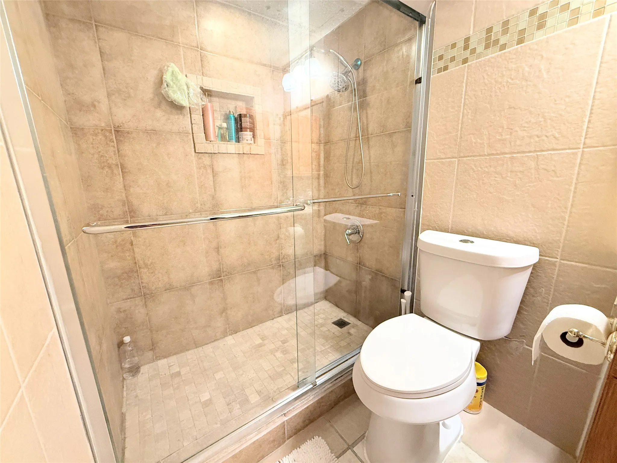 Condominium For Sale in Tarrant County , 2312 Balsam Drive A214, Arlington, Texas 76006, 2 Bedroom, 1 Bathroom, Garage spaces, 774 Sqft, built in 1980, mls#21292351, Real Estate Agent in Arlington, Homes For Sale in Tarrant county, Homes For Sale in Arlington, Realtor in Arlington Texas, Real Estate Brokerage Independent Realty Texas, Luminita Cordes Realtor
