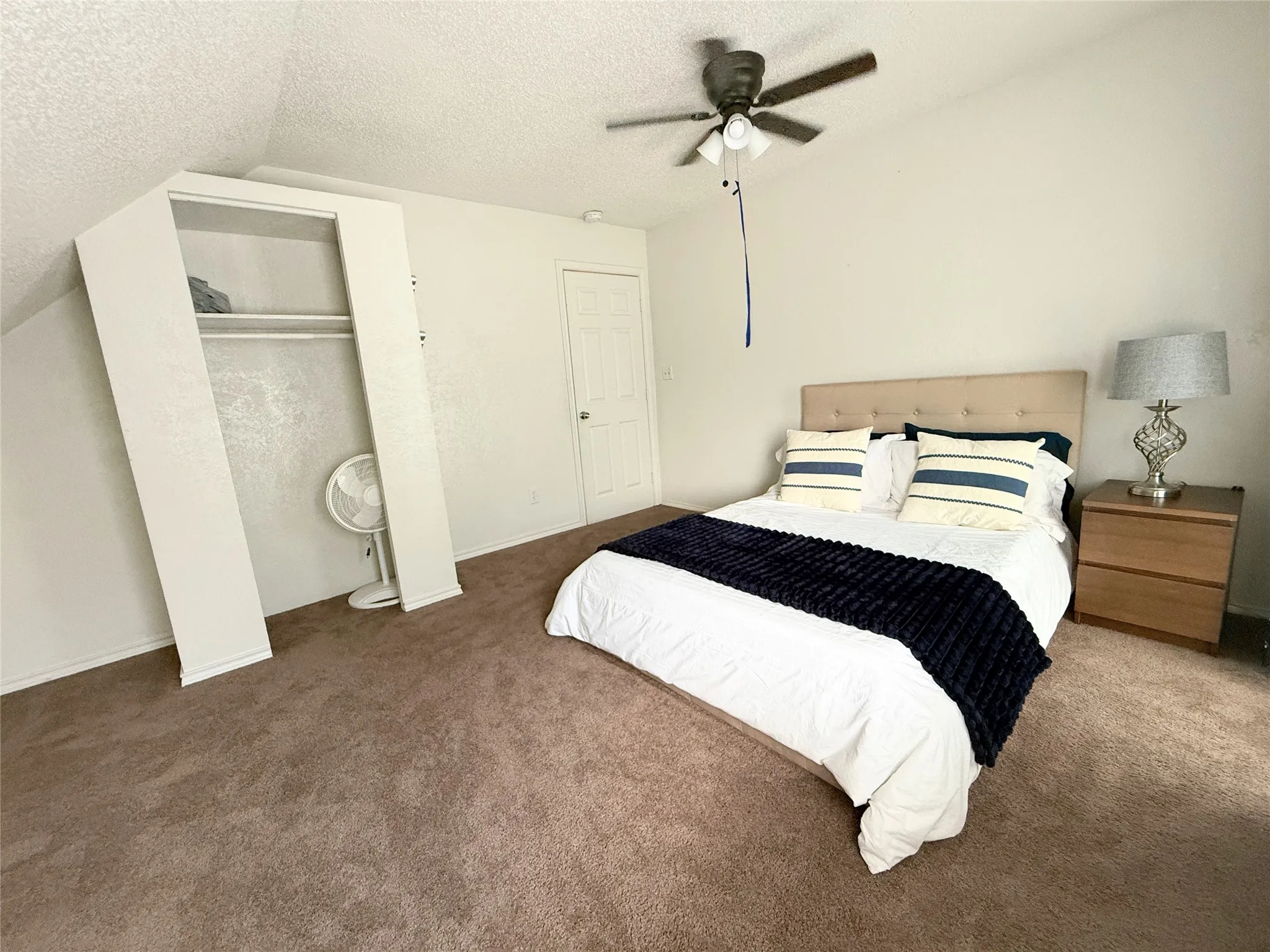 Condominium For Sale in Tarrant County , 2312 Balsam Drive A214, Arlington, Texas 76006, 2 Bedroom, 1 Bathroom, Garage spaces, 774 Sqft, built in 1980, mls#21292351, Real Estate Agent in Arlington, Homes For Sale in Tarrant county, Homes For Sale in Arlington, Realtor in Arlington Texas, Real Estate Brokerage Independent Realty Texas, Luminita Cordes Realtor