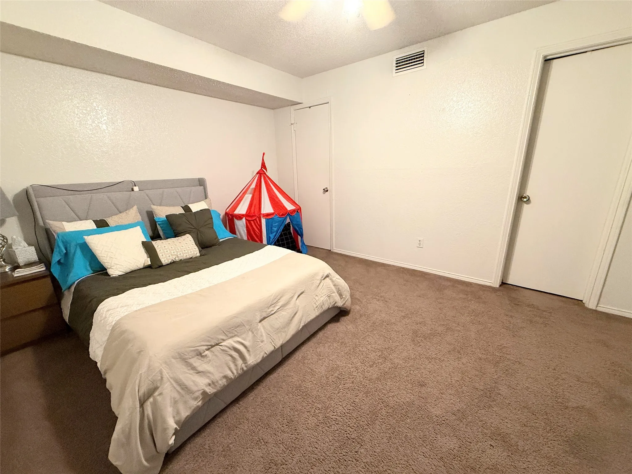 Condominium For Sale in Tarrant County , 2312 Balsam Drive A214, Arlington, Texas 76006, 2 Bedroom, 1 Bathroom, Garage spaces, 774 Sqft, built in 1980, mls#21292351, Real Estate Agent in Arlington, Homes For Sale in Tarrant county, Homes For Sale in Arlington, Realtor in Arlington Texas, Real Estate Brokerage Independent Realty Texas, Luminita Cordes Realtor