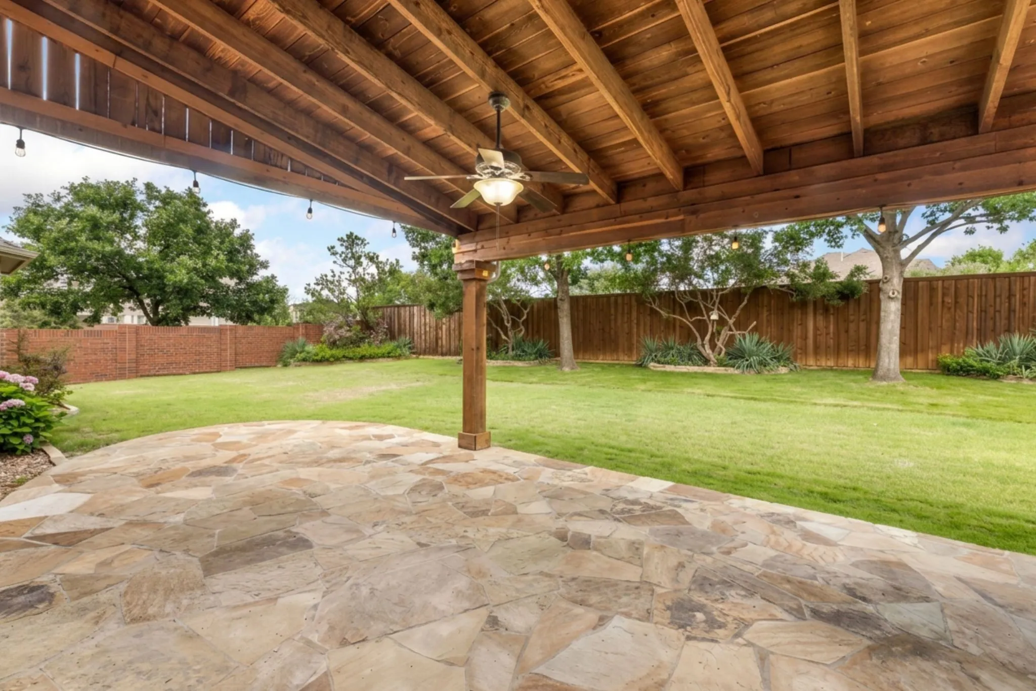 Single Family Residence For Sale in Collin County , 601 Livingston Drive, Prosper, Texas 75078, 4 Bedroom, 5 Bathroom, 3 Garage spaces, 3,883 Sqft, built in 2007, mls#21251108, Real Estate Agent in Prosper, Homes For Sale in Collin county, Homes For Sale in Prosper, Realtor in Prosper Texas, Real Estate Brokerage Independent Realty Texas, Luminita Cordes Realtor