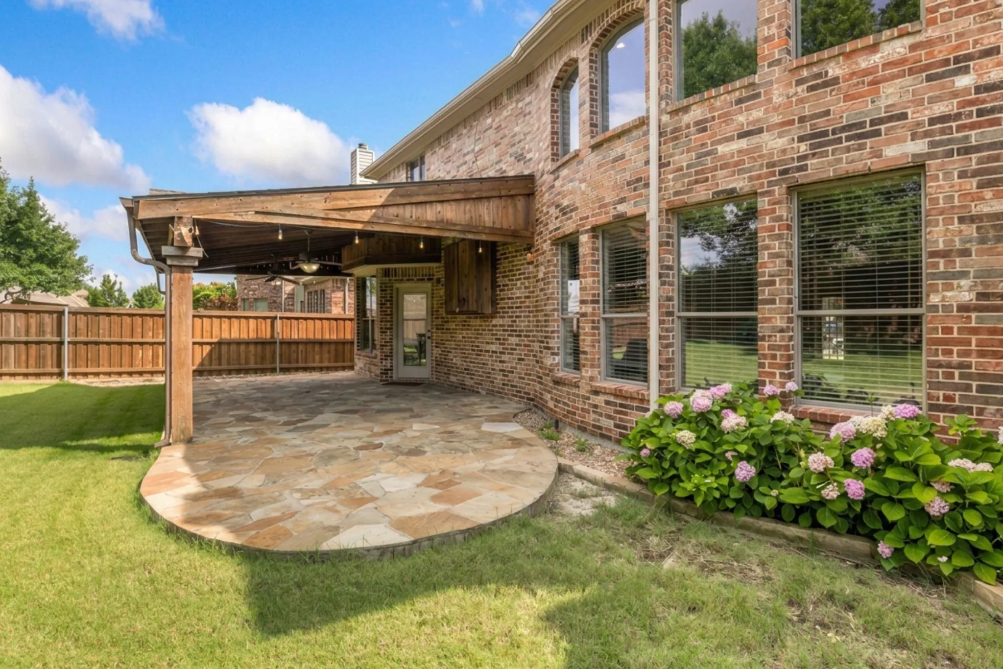 Single Family Residence For Sale in Collin County , 601 Livingston Drive, Prosper, Texas 75078, 4 Bedroom, 5 Bathroom, 3 Garage spaces, 3,883 Sqft, built in 2007, mls#21251108, Real Estate Agent in Prosper, Homes For Sale in Collin county, Homes For Sale in Prosper, Realtor in Prosper Texas, Real Estate Brokerage Independent Realty Texas, Luminita Cordes Realtor