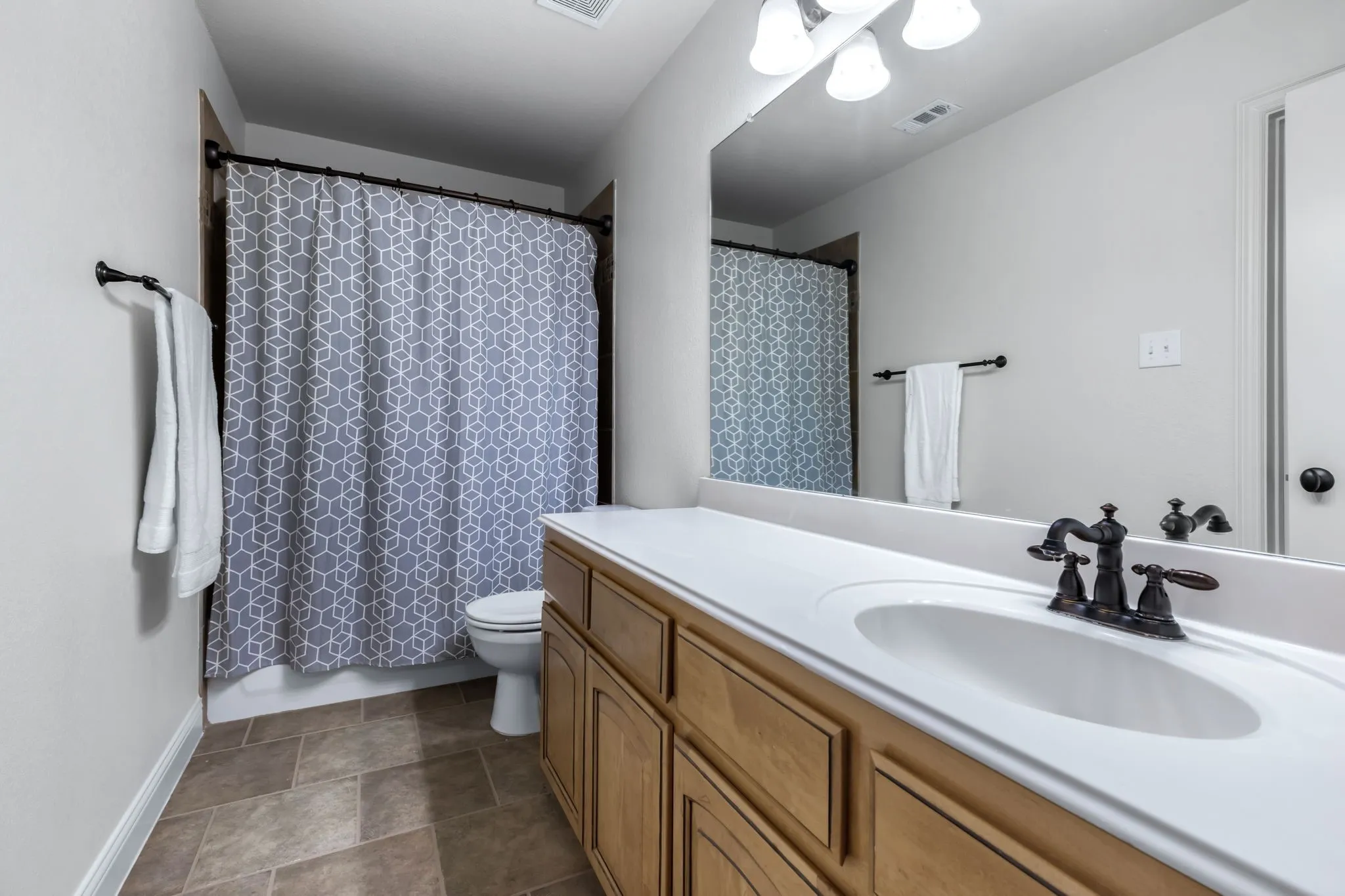Single Family Residence For Sale in Collin County , 601 Livingston Drive, Prosper, Texas 75078, 4 Bedroom, 5 Bathroom, 3 Garage spaces, 3,883 Sqft, built in 2007, mls#21251108, Real Estate Agent in Prosper, Homes For Sale in Collin county, Homes For Sale in Prosper, Realtor in Prosper Texas, Real Estate Brokerage Independent Realty Texas, Luminita Cordes Realtor