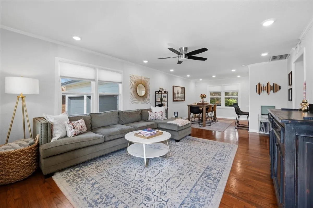 Single Family Residence For Sale in Tarrant County , 4755 Westcreek Drive, Fort Worth, Texas 76133, 3 Bedroom, 2 Bathroom, 2 Garage spaces, 1,364 Sqft, built in 1953, mls#21292912, Real Estate Agent in Fort Worth, Homes For Sale in Tarrant county, Homes For Sale in Fort Worth, Realtor in Fort Worth Texas, Real Estate Brokerage Independent Realty Texas, Luminita Cordes Realtor