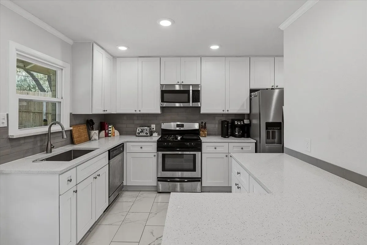 Single Family Residence For Sale in Tarrant County , 4755 Westcreek Drive, Fort Worth, Texas 76133, 3 Bedroom, 2 Bathroom, 2 Garage spaces, 1,364 Sqft, built in 1953, mls#21292912, Real Estate Agent in Fort Worth, Homes For Sale in Tarrant county, Homes For Sale in Fort Worth, Realtor in Fort Worth Texas, Real Estate Brokerage Independent Realty Texas, Luminita Cordes Realtor