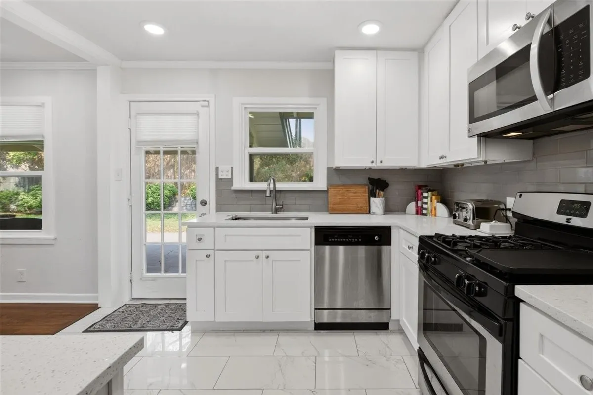 Single Family Residence For Sale in Tarrant County , 4755 Westcreek Drive, Fort Worth, Texas 76133, 3 Bedroom, 2 Bathroom, 2 Garage spaces, 1,364 Sqft, built in 1953, mls#21292912, Real Estate Agent in Fort Worth, Homes For Sale in Tarrant county, Homes For Sale in Fort Worth, Realtor in Fort Worth Texas, Real Estate Brokerage Independent Realty Texas, Luminita Cordes Realtor