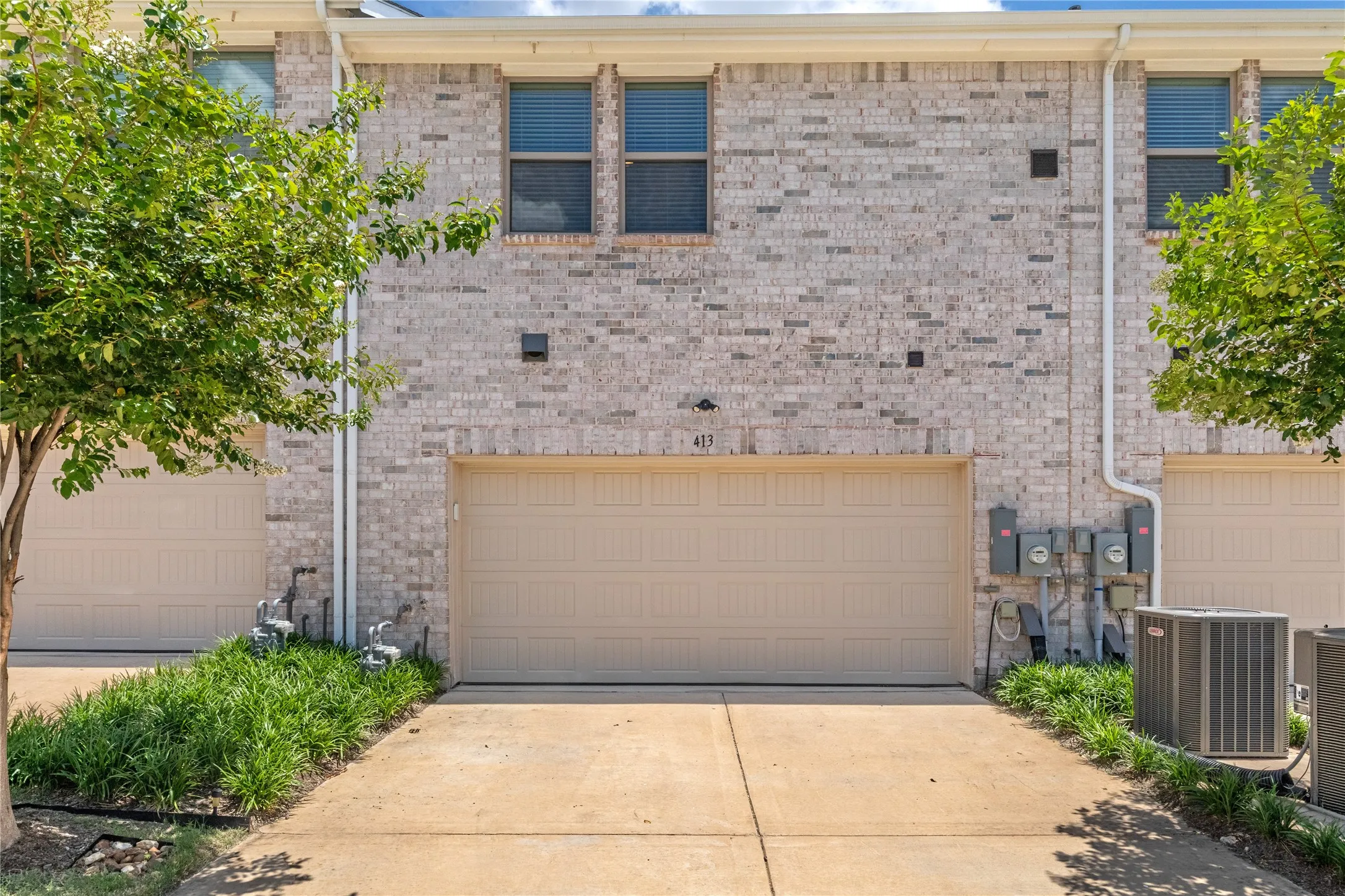 Townhouse For Sale in Denton County , 413 Parkside Drive, Argyle, Texas 76226, 2 Bedroom, 3 Bathroom, 2 Garage spaces, 1,509 Sqft, built in 2023, mls#21289853, Real Estate Agent in Argyle, Homes For Sale in Denton county, Homes For Sale in Argyle, Realtor in Argyle Texas, Real Estate Brokerage Independent Realty Texas, Luminita Cordes Realtor