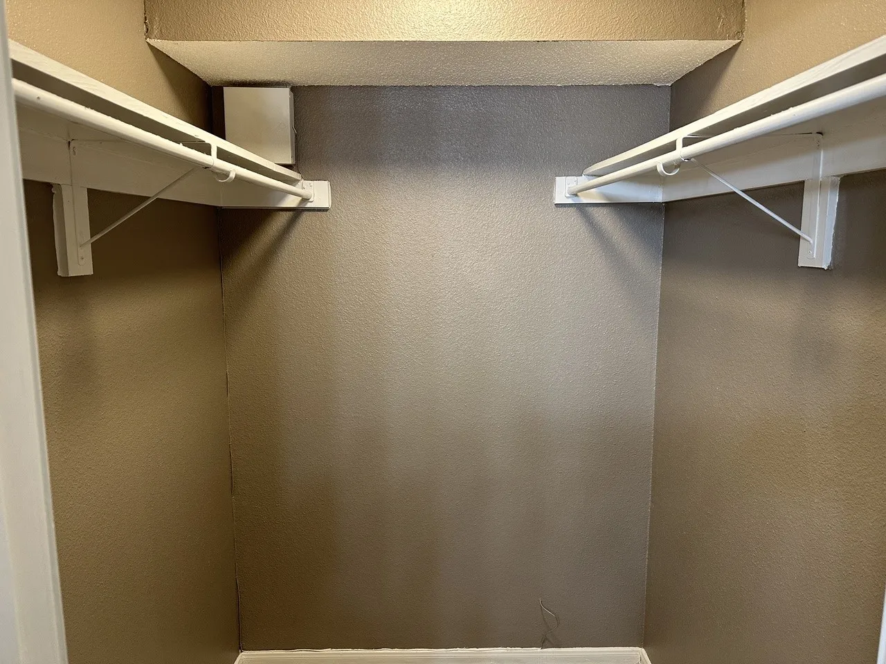 Condominium For Rent in Dallas County , 6108 Abrams Road 107, Dallas, Texas 75231, 1 Bedroom, 1 Bathroom, Garage spaces, 600 Sqft, built in 2005, Price $950, mls#21292924, Real Estate Agent in Dallas, Homes For Rent in Dallas county, Homes For Rent in Dallas, Realtor in Dallas Texas, Real Estate Brokerage Independent Realty Texas, Luminita Cordes Realtor