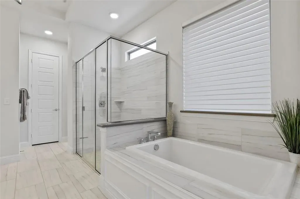 Single Family Residence For Sale in Collin County , 3395 Waverly Drive, Celina, Texas 75009, 5 Bedroom, 5 Bathroom, 3 Garage spaces, 4,215 Sqft, built in 2016, mls#21292411, Real Estate Agent in Celina, Homes For Sale in Collin county, Homes For Sale in Celina, Realtor in Celina Texas, Real Estate Brokerage Independent Realty Texas, Luminita Cordes Realtor