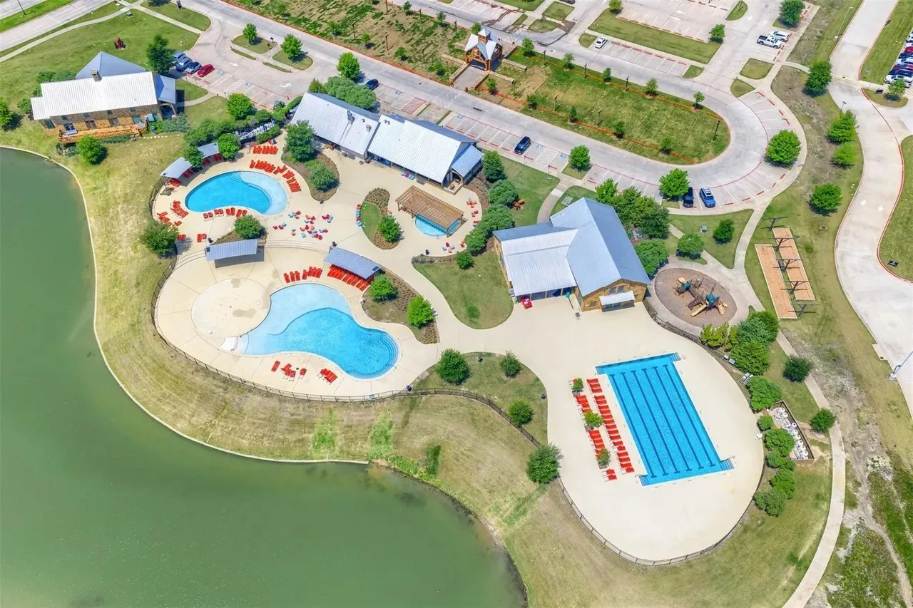 Single Family Residence For Sale in Collin County , 3395 Waverly Drive, Celina, Texas 75009, 5 Bedroom, 5 Bathroom, 3 Garage spaces, 4,215 Sqft, built in 2016, mls#21292411, Real Estate Agent in Celina, Homes For Sale in Collin county, Homes For Sale in Celina, Realtor in Celina Texas, Real Estate Brokerage Independent Realty Texas, Luminita Cordes Realtor