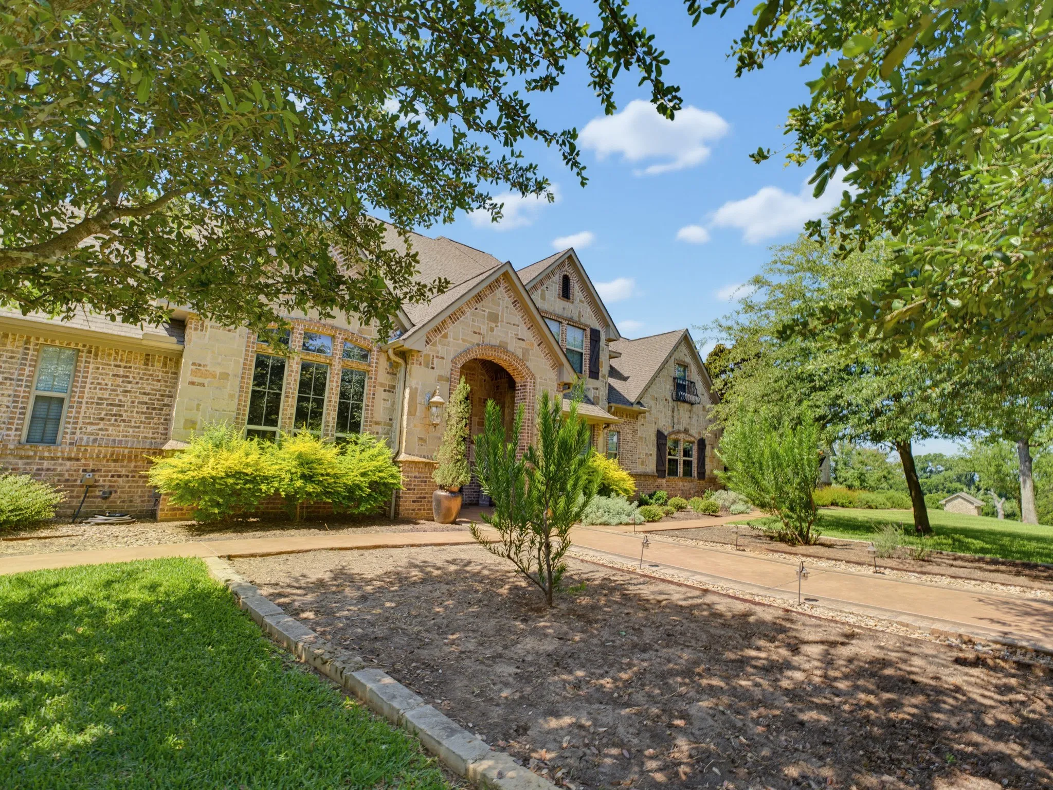 Single Family Residence For Sale in Wise County , 333 PR 4197, Decatur, Texas 76234, 4 Bedroom, 4 Bathroom, 2 Garage spaces, 4,488 Sqft, built in 2008, mls#21290220, Real Estate Agent in Decatur, Homes For Sale in Wise county, Homes For Sale in Decatur, Realtor in Decatur Texas, Real Estate Brokerage Independent Realty Texas, Luminita Cordes Realtor