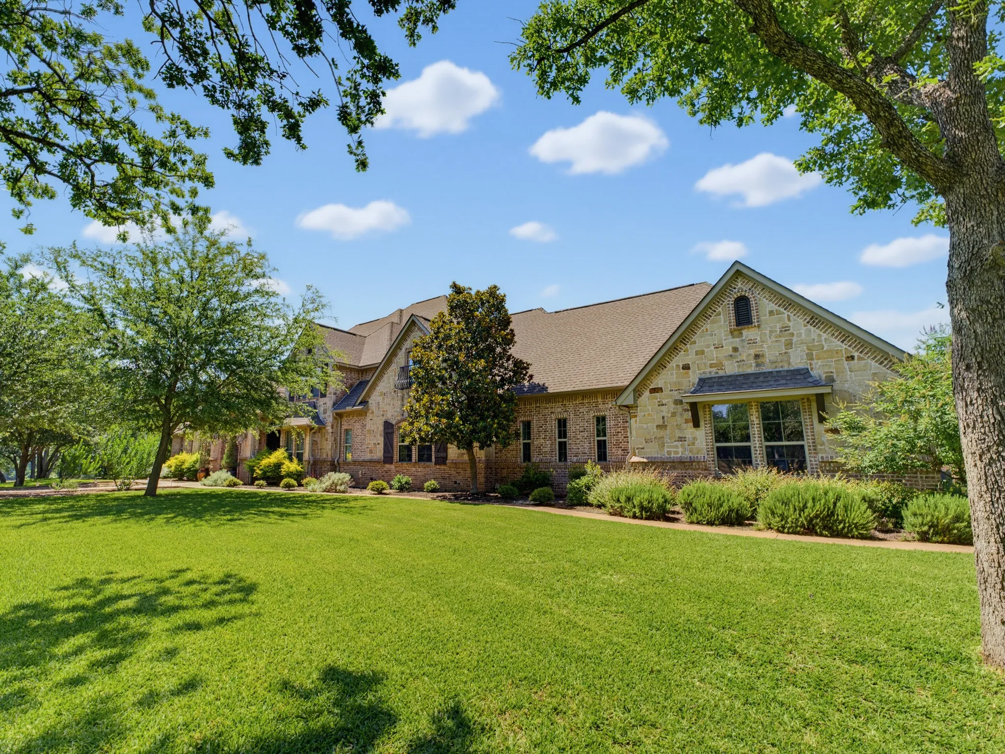 Single Family Residence For Sale in Wise County , 333 PR 4197, Decatur, Texas 76234, 4 Bedroom, 4 Bathroom, 2 Garage spaces, 4,488 Sqft, built in 2008, mls#21290220, Real Estate Agent in Decatur, Homes For Sale in Wise county, Homes For Sale in Decatur, Realtor in Decatur Texas, Real Estate Brokerage Independent Realty Texas, Luminita Cordes Realtor