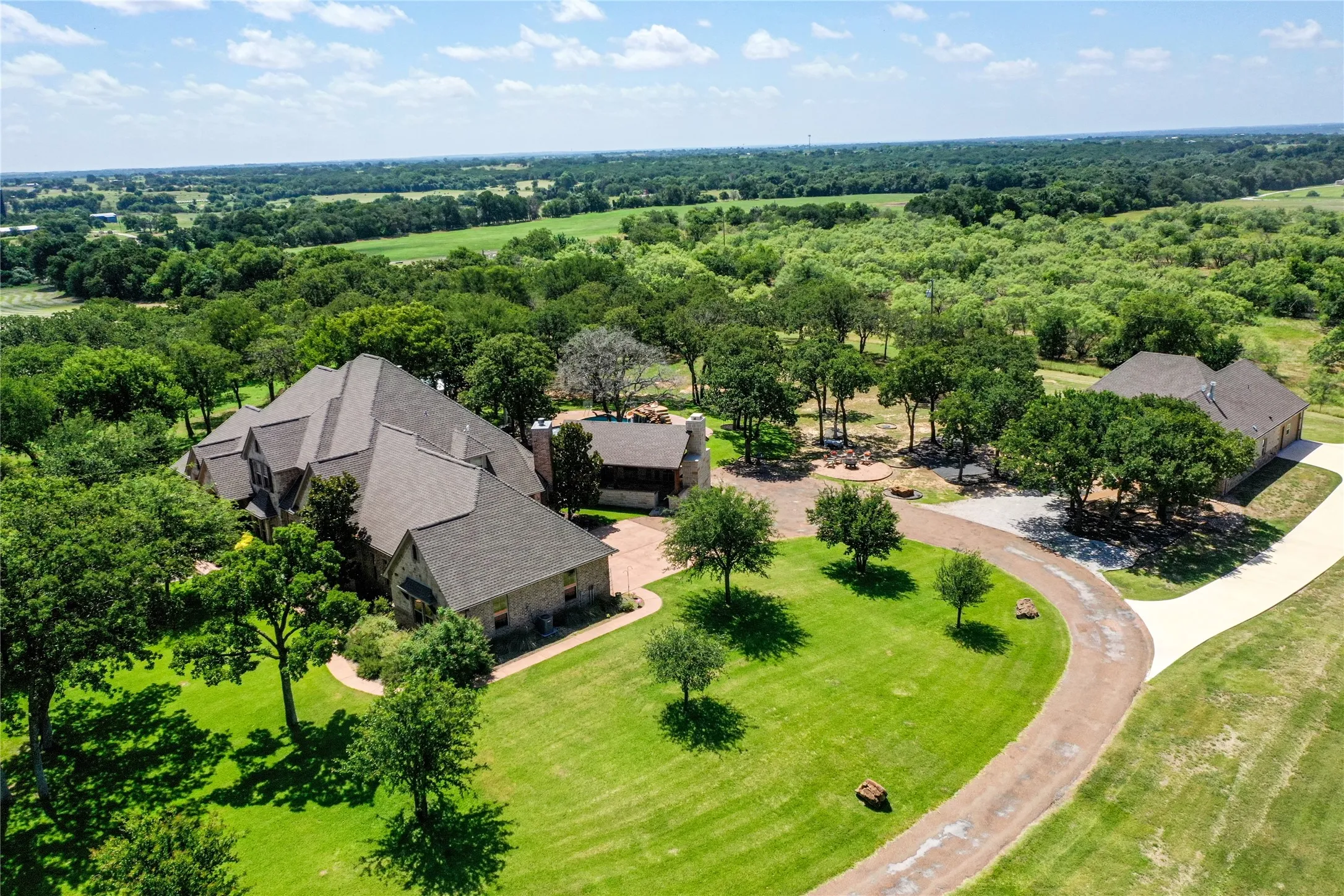 Single Family Residence For Sale in Wise County , 333 PR 4197, Decatur, Texas 76234, 4 Bedroom, 4 Bathroom, 2 Garage spaces, 4,488 Sqft, built in 2008, mls#21290220, Real Estate Agent in Decatur, Homes For Sale in Wise county, Homes For Sale in Decatur, Realtor in Decatur Texas, Real Estate Brokerage Independent Realty Texas, Luminita Cordes Realtor