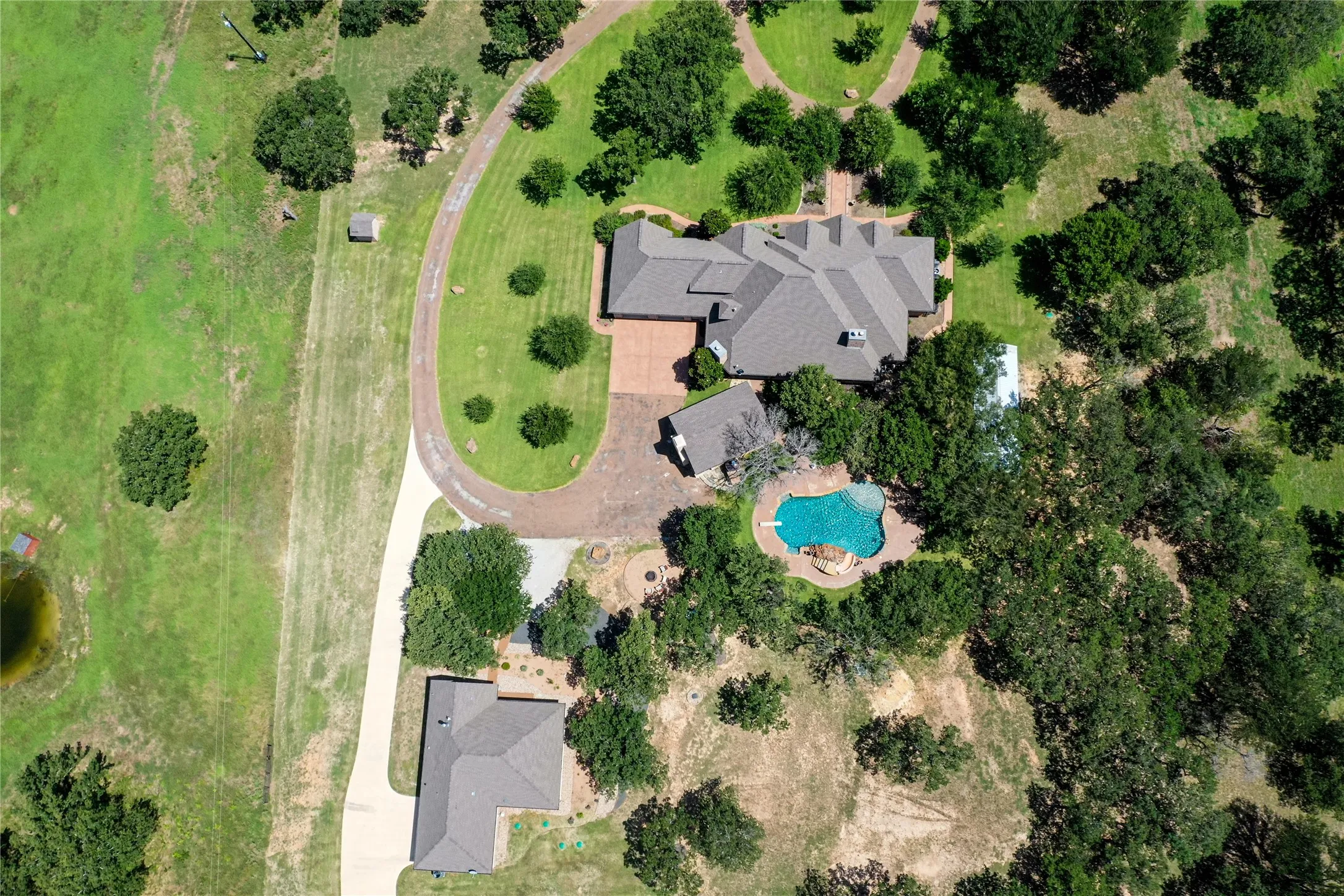 Single Family Residence For Sale in Wise County , 333 PR 4197, Decatur, Texas 76234, 4 Bedroom, 4 Bathroom, 2 Garage spaces, 4,488 Sqft, built in 2008, mls#21290220, Real Estate Agent in Decatur, Homes For Sale in Wise county, Homes For Sale in Decatur, Realtor in Decatur Texas, Real Estate Brokerage Independent Realty Texas, Luminita Cordes Realtor
