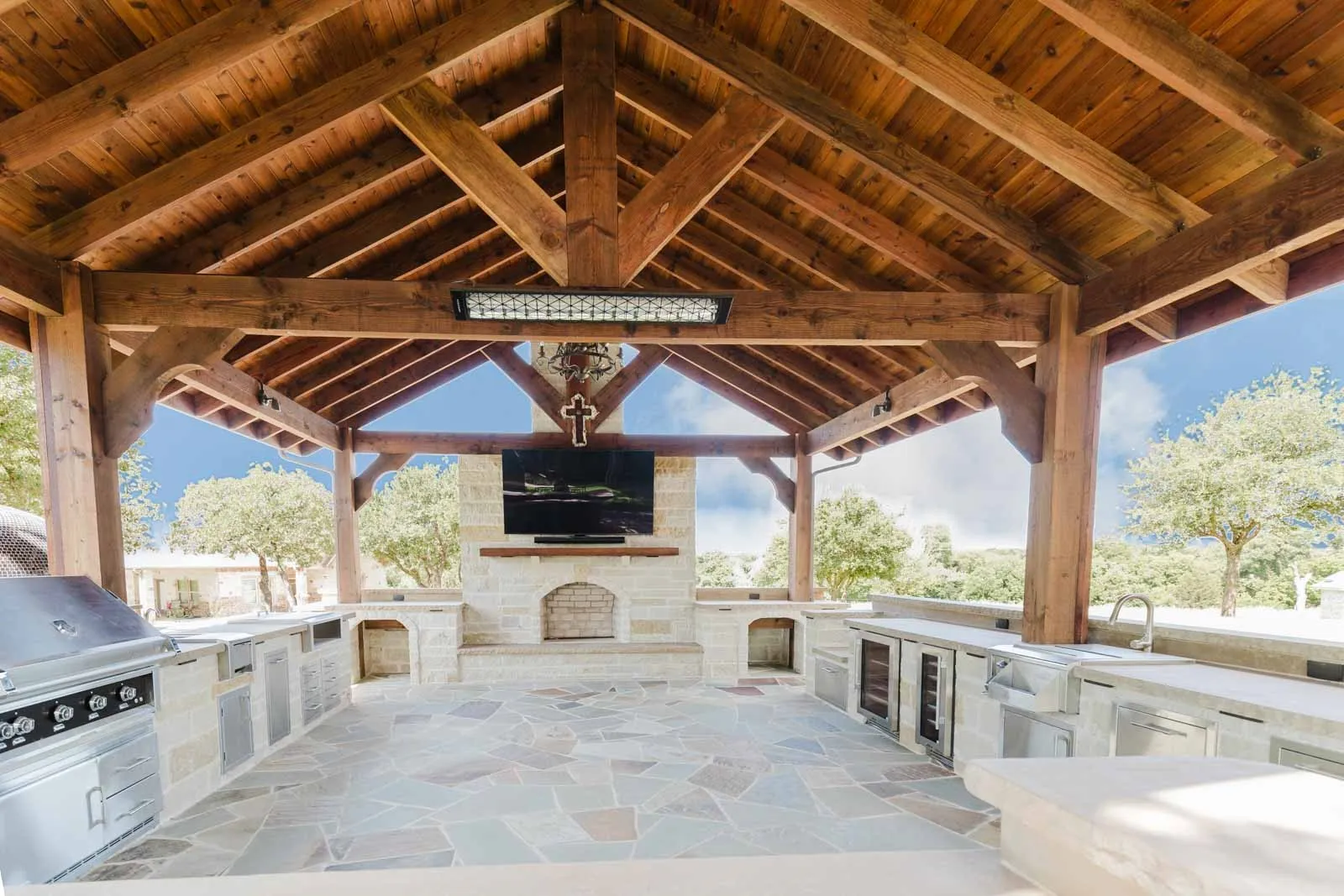 Upgraded outdoor kitchen and fireplace