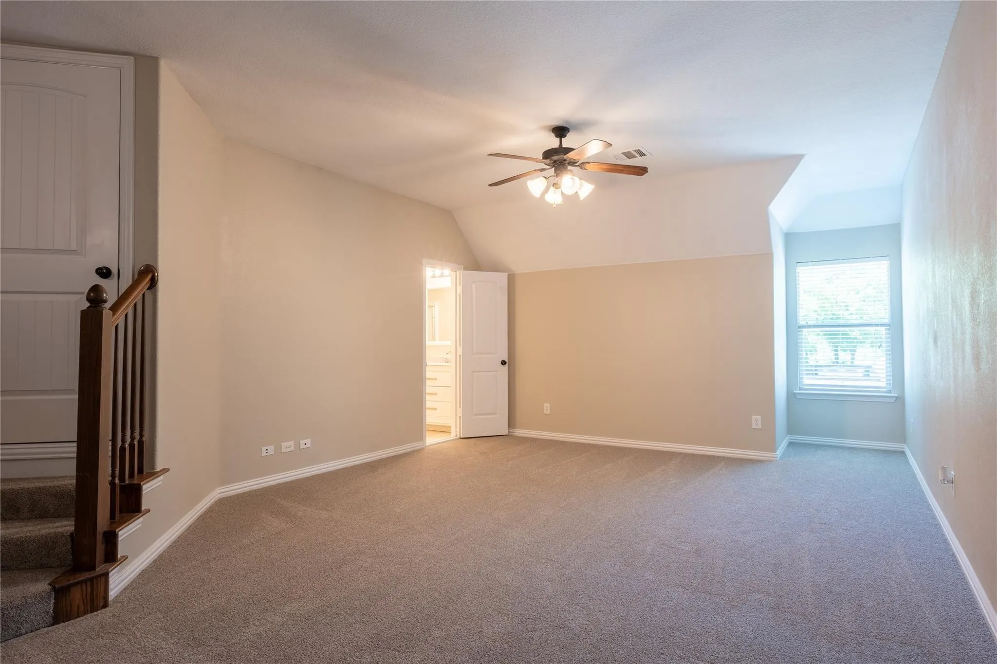 Single Family Residence For Sale in Collin County , 1609 Clearwater Drive, Mc Kinney, Texas 75071, 5 Bedroom, 4 Bathroom, 2 Garage spaces, 3,221 Sqft, built in 2010, mls#21292914, Real Estate Agent in Mc Kinney, Homes For Sale in Collin county, Homes For Sale in Mc Kinney, Realtor in Mc Kinney Texas, Real Estate Brokerage Independent Realty Texas, Luminita Cordes Realtor