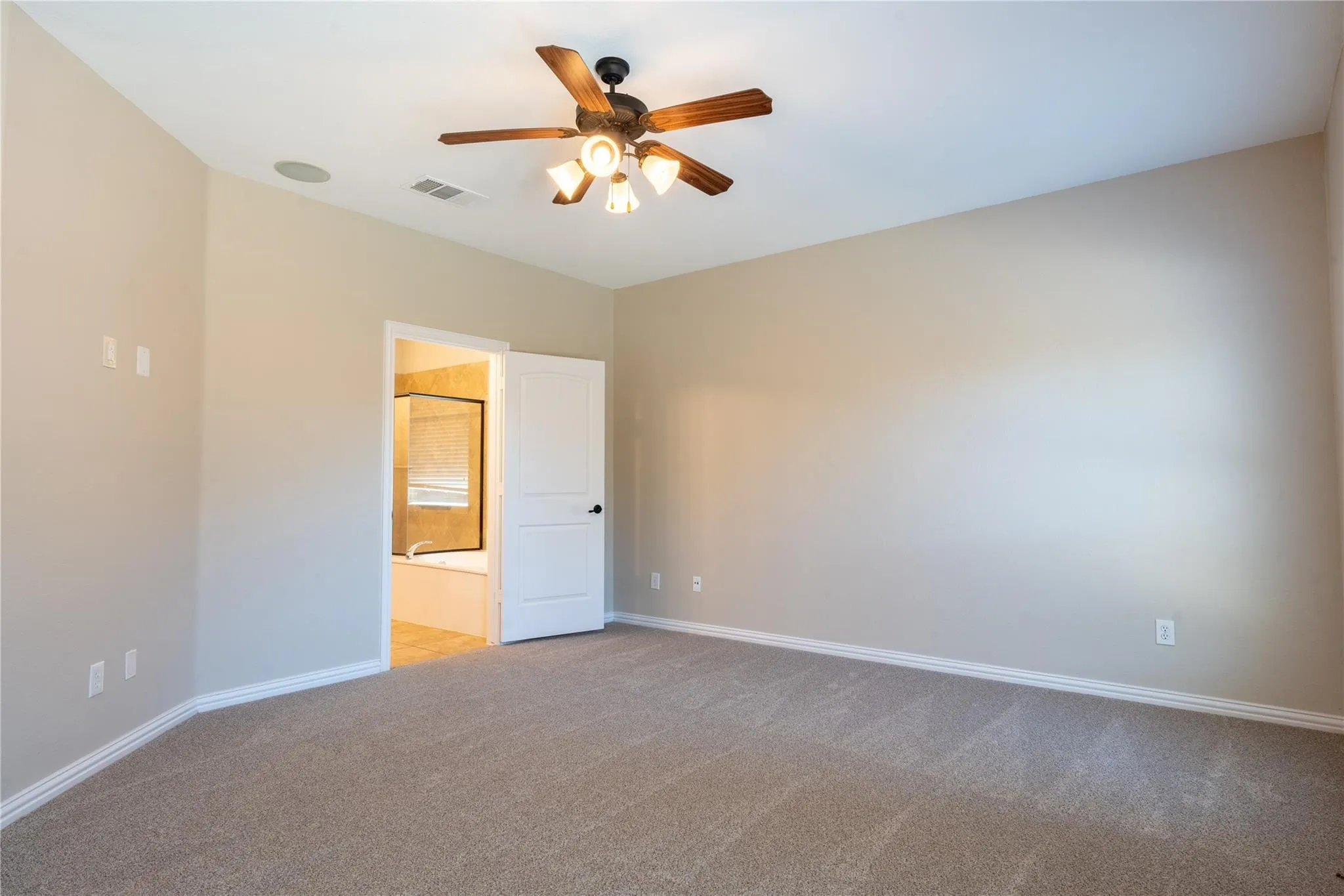 Single Family Residence For Sale in Collin County , 1609 Clearwater Drive, Mc Kinney, Texas 75071, 5 Bedroom, 4 Bathroom, 2 Garage spaces, 3,221 Sqft, built in 2010, mls#21292914, Real Estate Agent in Mc Kinney, Homes For Sale in Collin county, Homes For Sale in Mc Kinney, Realtor in Mc Kinney Texas, Real Estate Brokerage Independent Realty Texas, Luminita Cordes Realtor