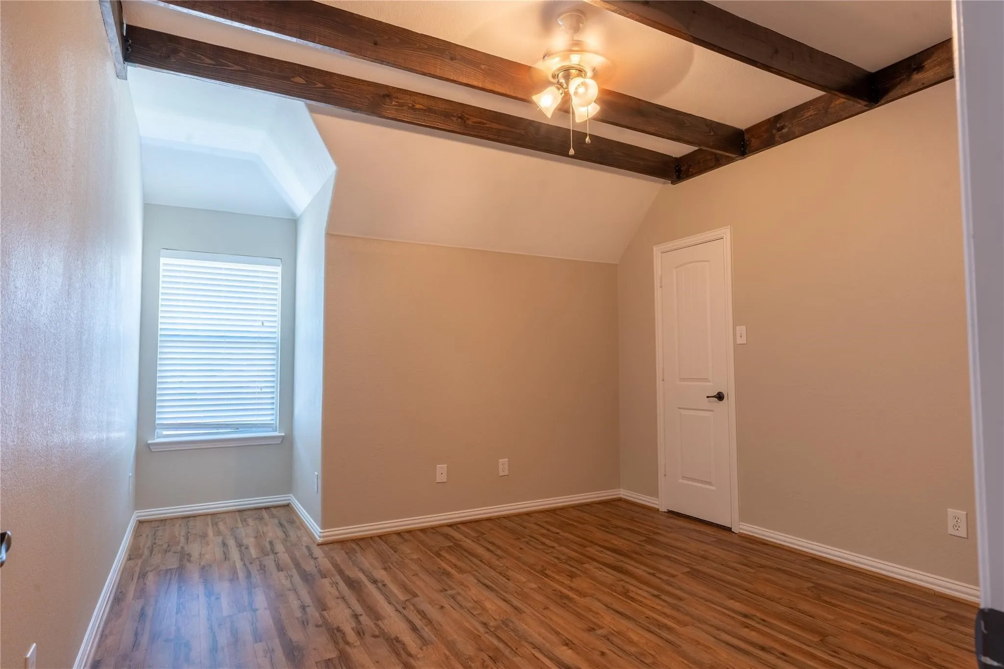Single Family Residence For Sale in Collin County , 1609 Clearwater Drive, Mc Kinney, Texas 75071, 5 Bedroom, 4 Bathroom, 2 Garage spaces, 3,221 Sqft, built in 2010, mls#21292914, Real Estate Agent in Mc Kinney, Homes For Sale in Collin county, Homes For Sale in Mc Kinney, Realtor in Mc Kinney Texas, Real Estate Brokerage Independent Realty Texas, Luminita Cordes Realtor