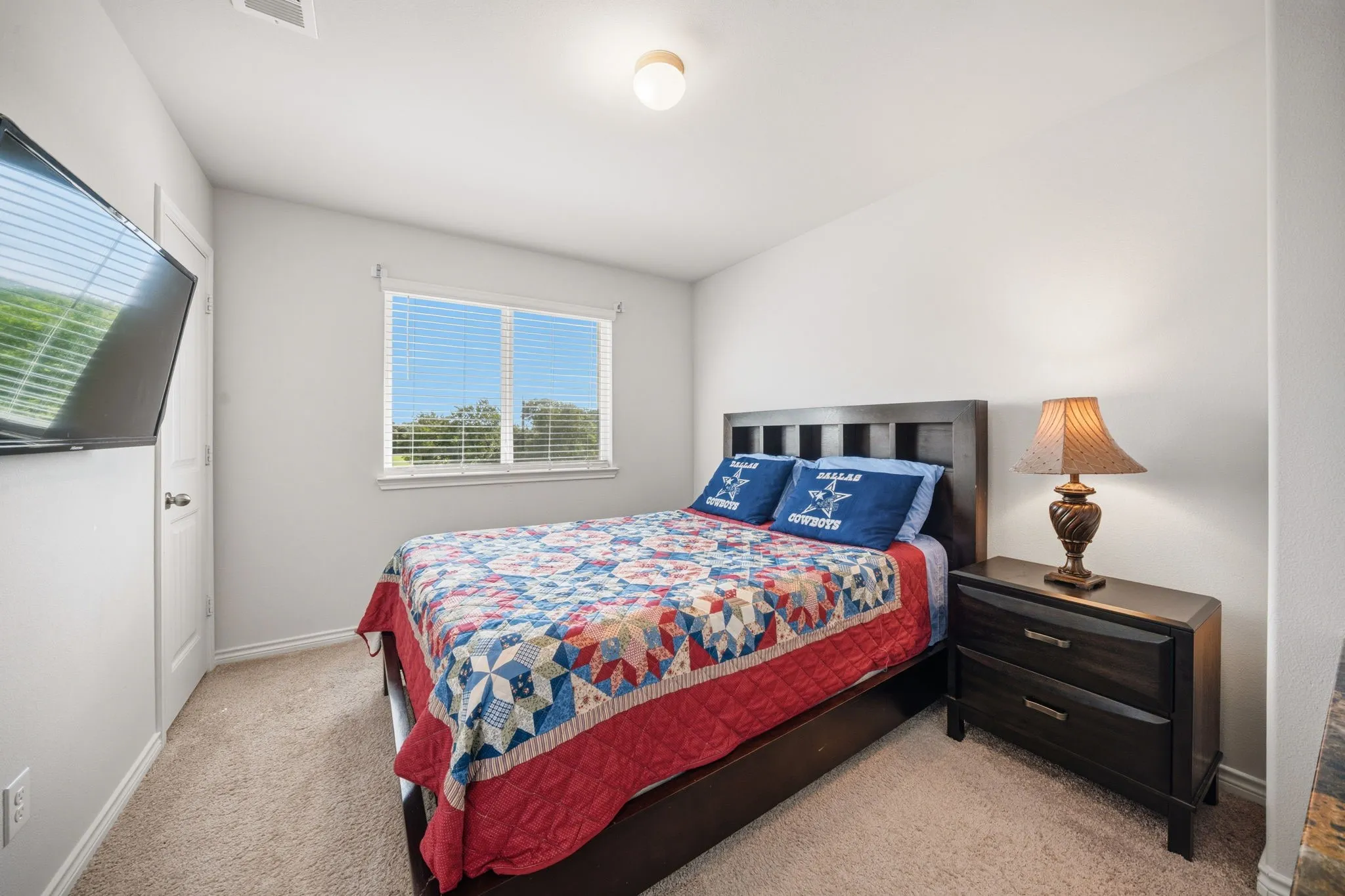 Single Family Residence For Sale in Ellis County , 3606 Kings Drive, Ennis, Texas 75119, 4 Bedroom, 4 Bathroom, 2 Garage spaces, 2,300 Sqft, built in 2022, mls#21288044, Real Estate Agent in Ennis, Homes For Sale in Ellis county, Homes For Sale in Ennis, Realtor in Ennis Texas, Real Estate Brokerage Independent Realty Texas, Luminita Cordes Realtor