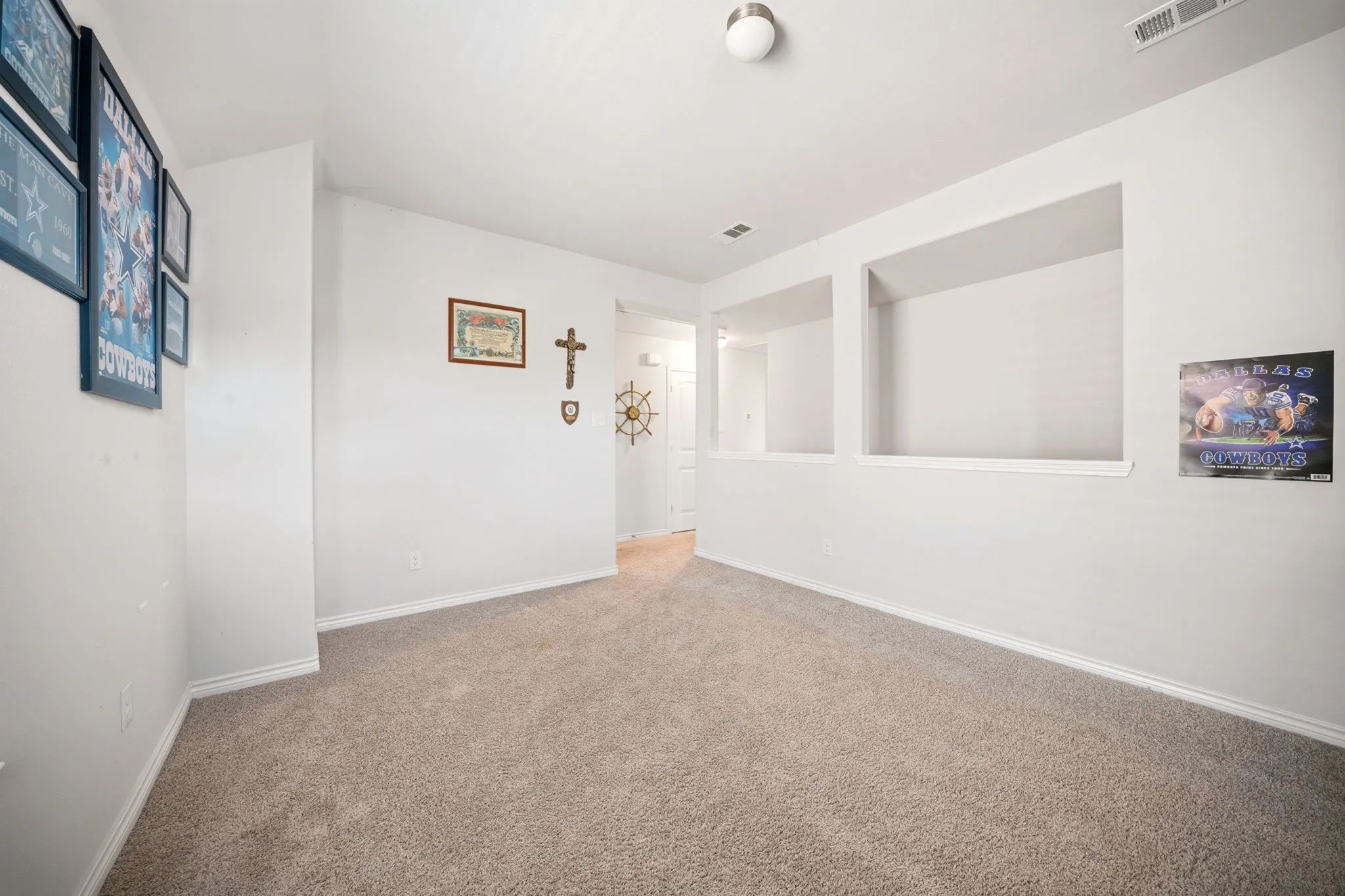 Single Family Residence For Sale in Ellis County , 3606 Kings Drive, Ennis, Texas 75119, 4 Bedroom, 4 Bathroom, 2 Garage spaces, 2,300 Sqft, built in 2022, mls#21288044, Real Estate Agent in Ennis, Homes For Sale in Ellis county, Homes For Sale in Ennis, Realtor in Ennis Texas, Real Estate Brokerage Independent Realty Texas, Luminita Cordes Realtor