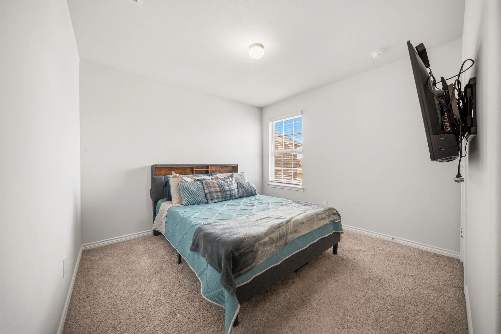 Single Family Residence For Sale in Ellis County , 3606 Kings Drive, Ennis, Texas 75119, 4 Bedroom, 4 Bathroom, 2 Garage spaces, 2,300 Sqft, built in 2022, mls#21288044, Real Estate Agent in Ennis, Homes For Sale in Ellis county, Homes For Sale in Ennis, Realtor in Ennis Texas, Real Estate Brokerage Independent Realty Texas, Luminita Cordes Realtor