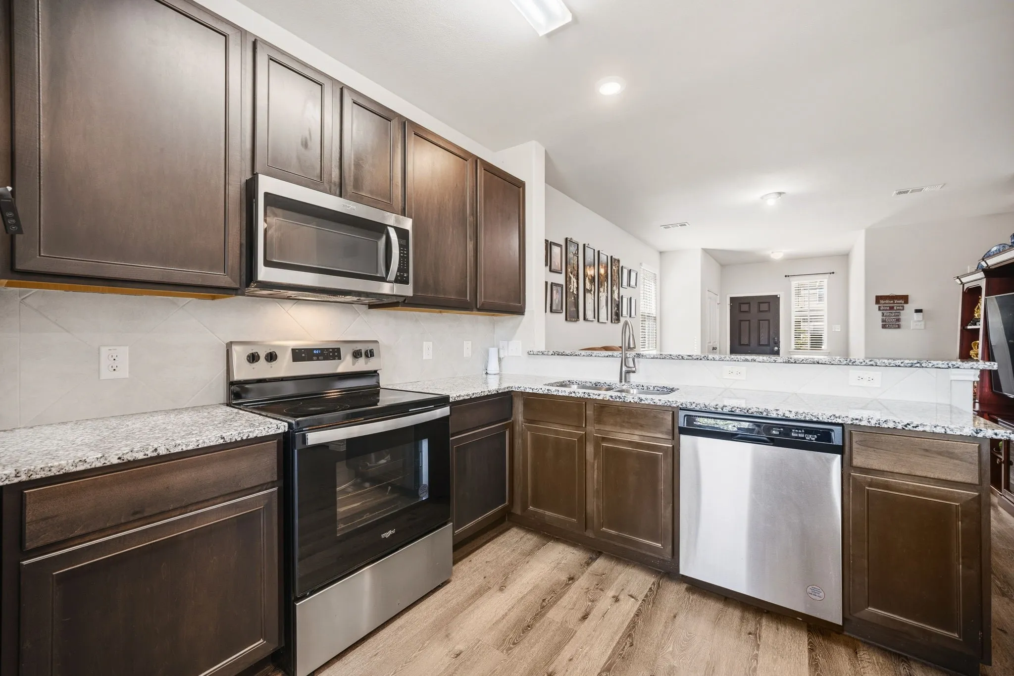 Single Family Residence For Sale in Ellis County , 3606 Kings Drive, Ennis, Texas 75119, 4 Bedroom, 4 Bathroom, 2 Garage spaces, 2,300 Sqft, built in 2022, mls#21288044, Real Estate Agent in Ennis, Homes For Sale in Ellis county, Homes For Sale in Ennis, Realtor in Ennis Texas, Real Estate Brokerage Independent Realty Texas, Luminita Cordes Realtor
