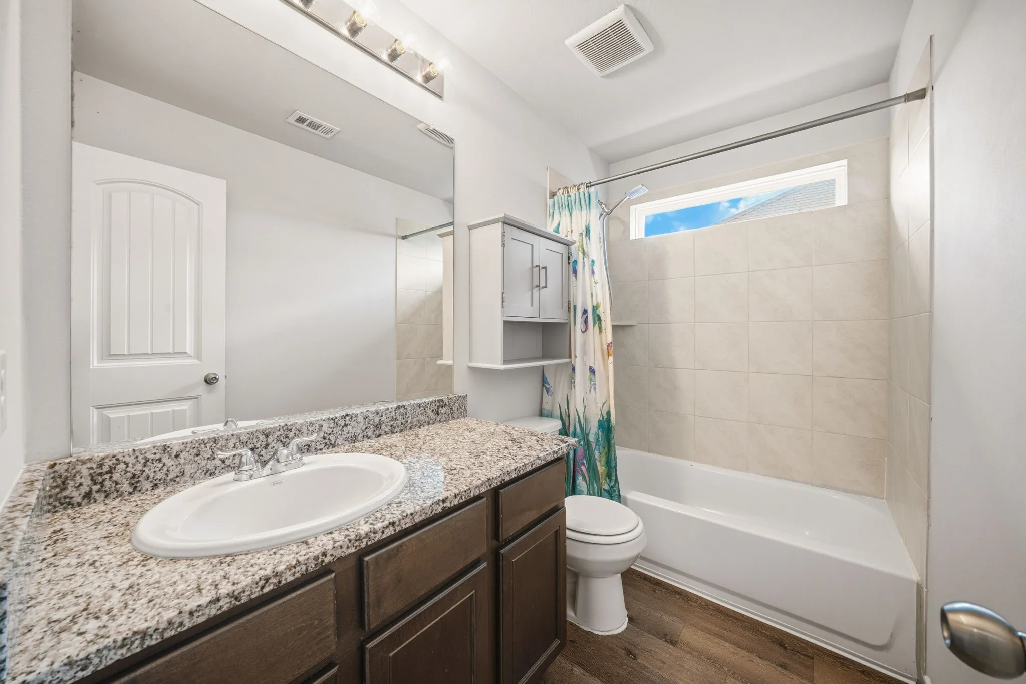 Single Family Residence For Sale in Ellis County , 3606 Kings Drive, Ennis, Texas 75119, 4 Bedroom, 4 Bathroom, 2 Garage spaces, 2,300 Sqft, built in 2022, mls#21288044, Real Estate Agent in Ennis, Homes For Sale in Ellis county, Homes For Sale in Ennis, Realtor in Ennis Texas, Real Estate Brokerage Independent Realty Texas, Luminita Cordes Realtor
