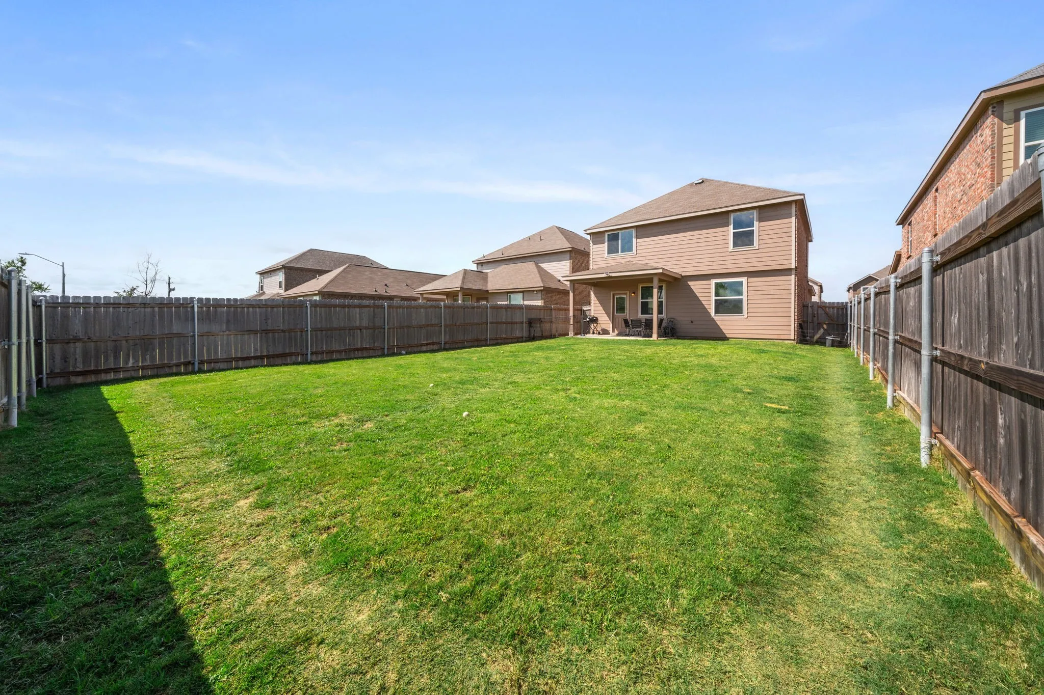 Single Family Residence For Sale in Ellis County , 3606 Kings Drive, Ennis, Texas 75119, 4 Bedroom, 4 Bathroom, 2 Garage spaces, 2,300 Sqft, built in 2022, mls#21288044, Real Estate Agent in Ennis, Homes For Sale in Ellis county, Homes For Sale in Ennis, Realtor in Ennis Texas, Real Estate Brokerage Independent Realty Texas, Luminita Cordes Realtor