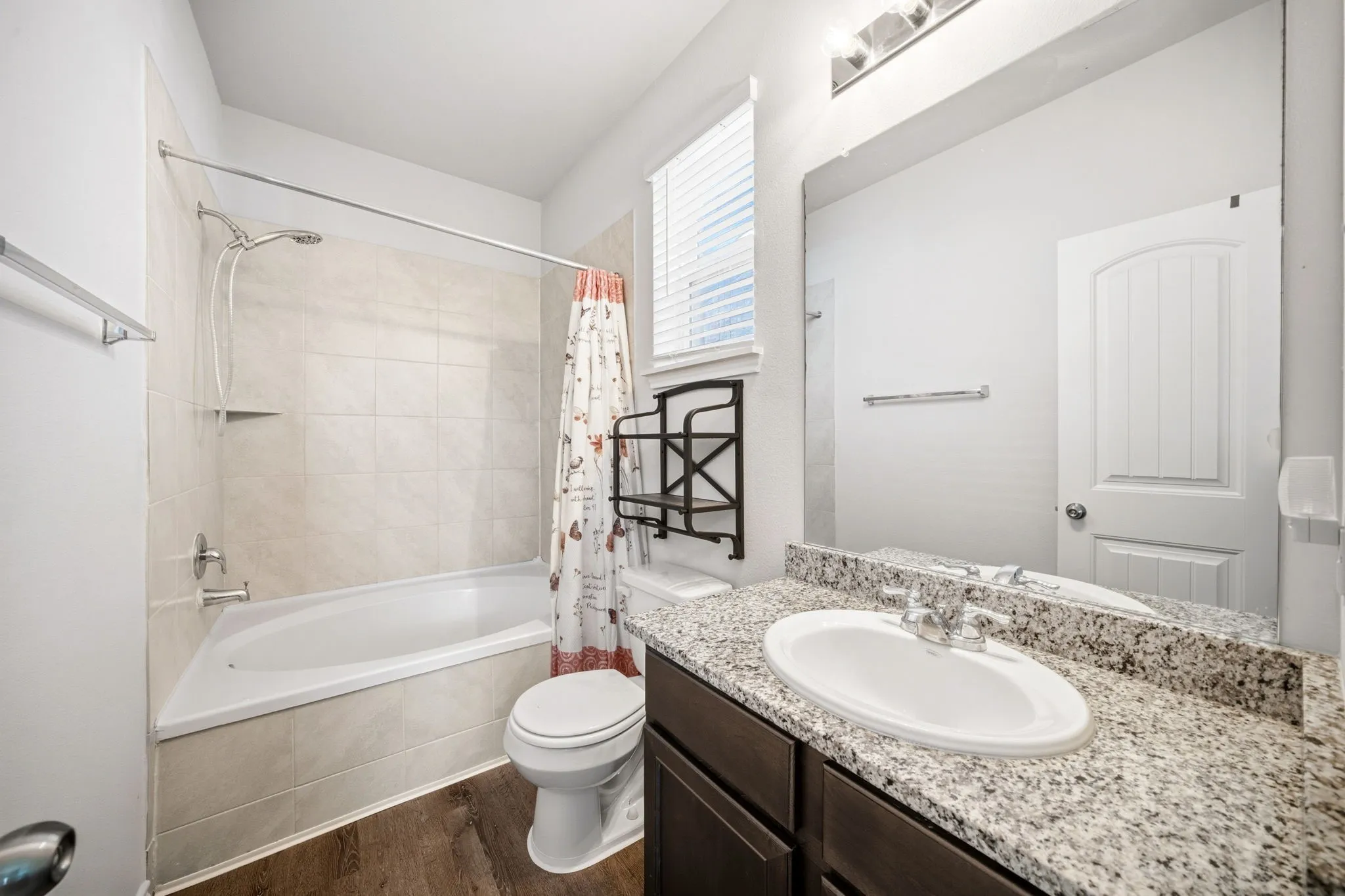 Single Family Residence For Sale in Ellis County , 3606 Kings Drive, Ennis, Texas 75119, 4 Bedroom, 4 Bathroom, 2 Garage spaces, 2,300 Sqft, built in 2022, mls#21288044, Real Estate Agent in Ennis, Homes For Sale in Ellis county, Homes For Sale in Ennis, Realtor in Ennis Texas, Real Estate Brokerage Independent Realty Texas, Luminita Cordes Realtor