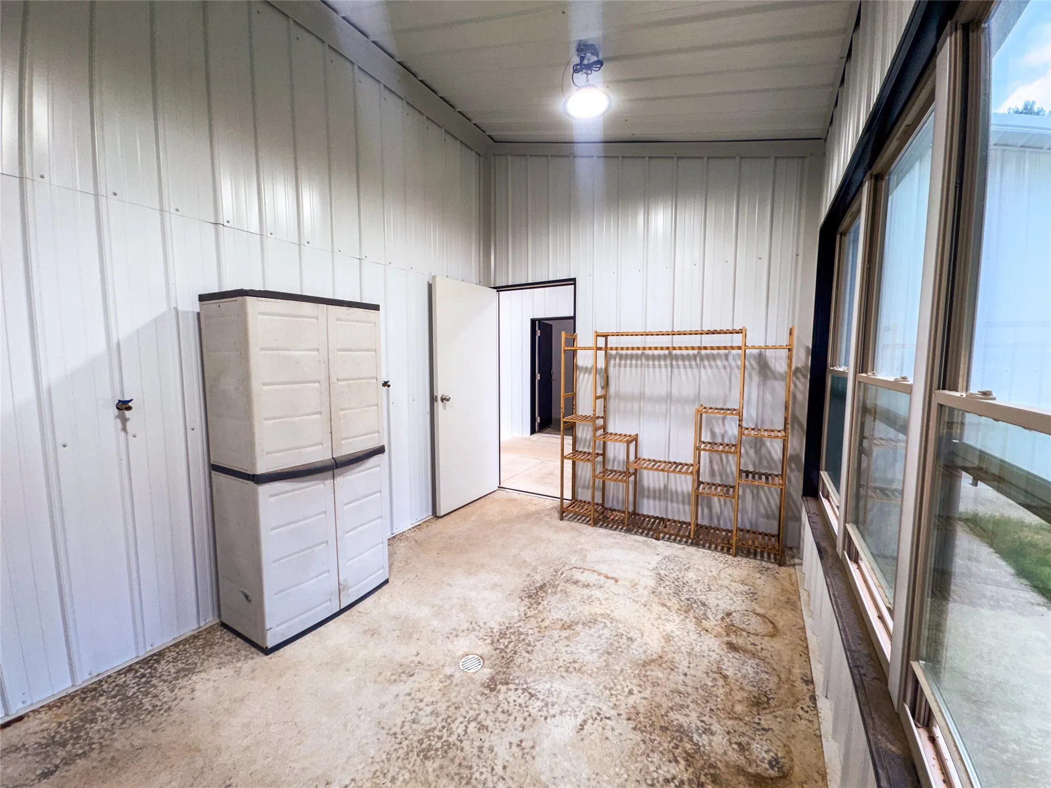 Single Family Residence For Sale in Cass County , 305 County Road 1145, Atlanta, Texas 75551, 2 Bedroom, 2 Bathroom, 3 Garage spaces, 2,067 Sqft, built in 2021, mls#21292959, Real Estate Agent in Atlanta, Homes For Sale in Cass county, Homes For Sale in Atlanta, Realtor in Atlanta Texas, Real Estate Brokerage Independent Realty Texas, Luminita Cordes Realtor
