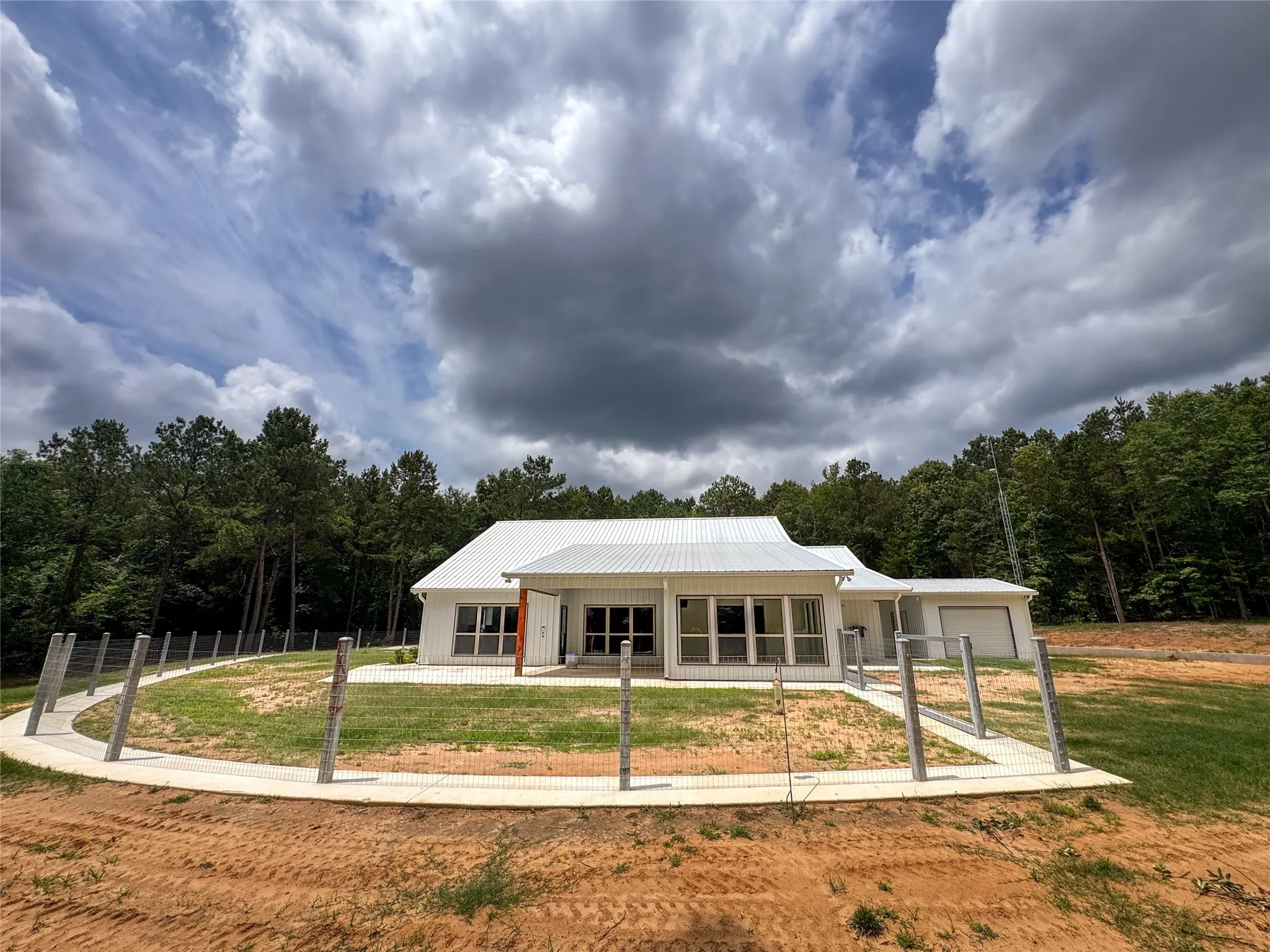 Single Family Residence For Sale in Cass County , 305 County Road 1145, Atlanta, Texas 75551, 2 Bedroom, 2 Bathroom, 3 Garage spaces, 2,067 Sqft, built in 2021, mls#21292959, Real Estate Agent in Atlanta, Homes For Sale in Cass county, Homes For Sale in Atlanta, Realtor in Atlanta Texas, Real Estate Brokerage Independent Realty Texas, Luminita Cordes Realtor