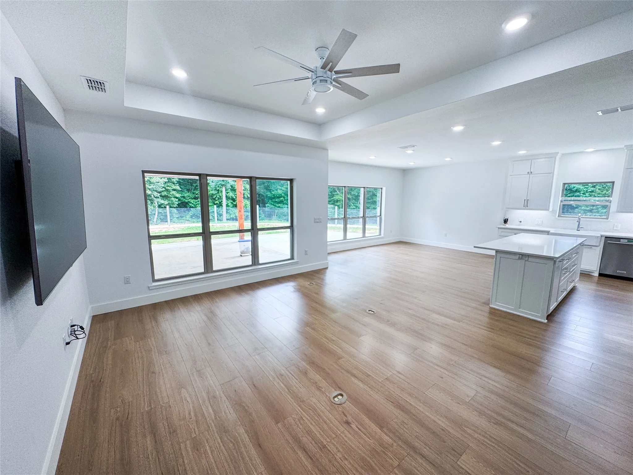 Single Family Residence For Sale in Cass County , 305 County Road 1145, Atlanta, Texas 75551, 2 Bedroom, 2 Bathroom, 3 Garage spaces, 2,067 Sqft, built in 2021, mls#21292959, Real Estate Agent in Atlanta, Homes For Sale in Cass county, Homes For Sale in Atlanta, Realtor in Atlanta Texas, Real Estate Brokerage Independent Realty Texas, Luminita Cordes Realtor