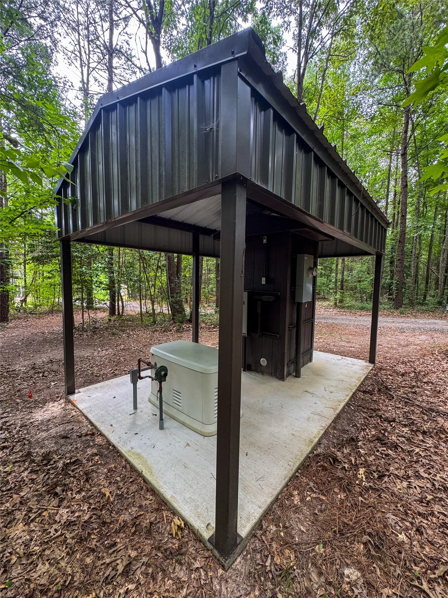 Single Family Residence For Sale in Cass County , 305 County Road 1145, Atlanta, Texas 75551, 2 Bedroom, 2 Bathroom, 3 Garage spaces, 2,067 Sqft, built in 2021, mls#21292959, Real Estate Agent in Atlanta, Homes For Sale in Cass county, Homes For Sale in Atlanta, Realtor in Atlanta Texas, Real Estate Brokerage Independent Realty Texas, Luminita Cordes Realtor