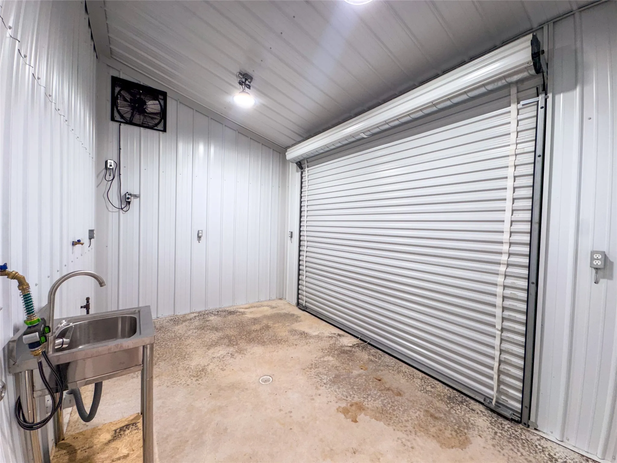 Single Family Residence For Sale in Cass County , 305 County Road 1145, Atlanta, Texas 75551, 2 Bedroom, 2 Bathroom, 3 Garage spaces, 2,067 Sqft, built in 2021, mls#21292959, Real Estate Agent in Atlanta, Homes For Sale in Cass county, Homes For Sale in Atlanta, Realtor in Atlanta Texas, Real Estate Brokerage Independent Realty Texas, Luminita Cordes Realtor